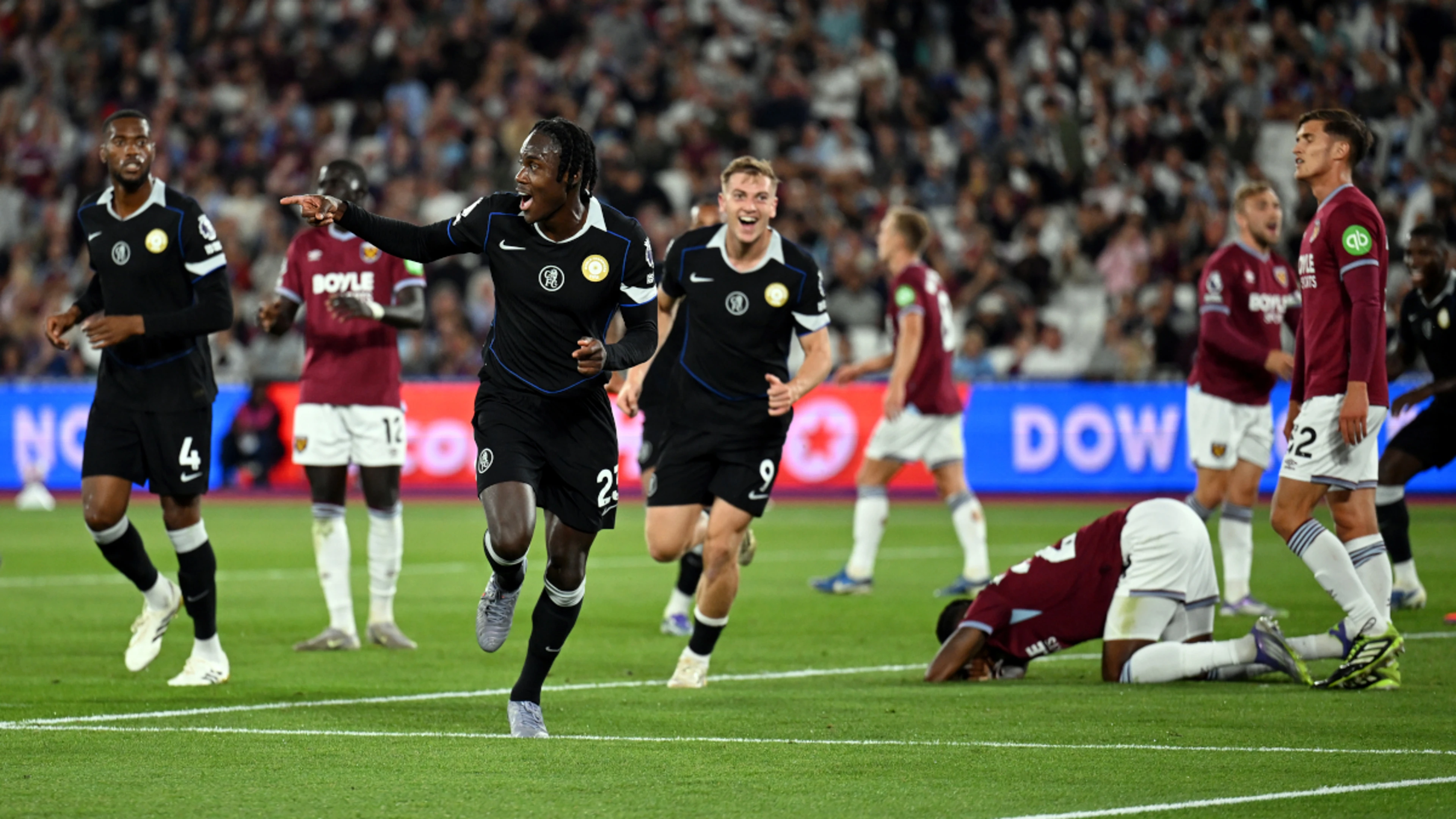 Chelsea thrash West Ham to pile pressure on former boss Potter