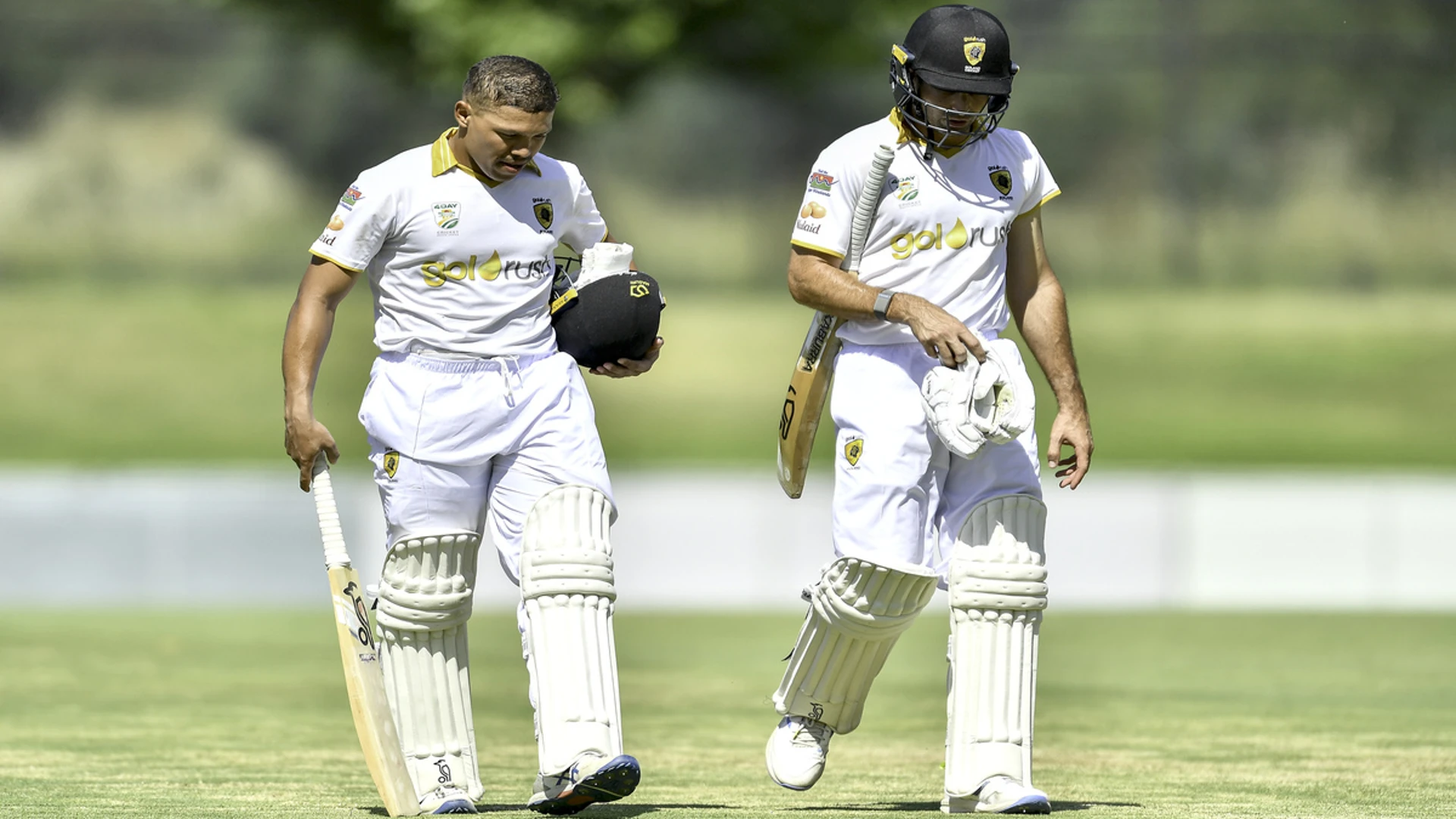 DAY 4: Phangiso edges Knights close to victory