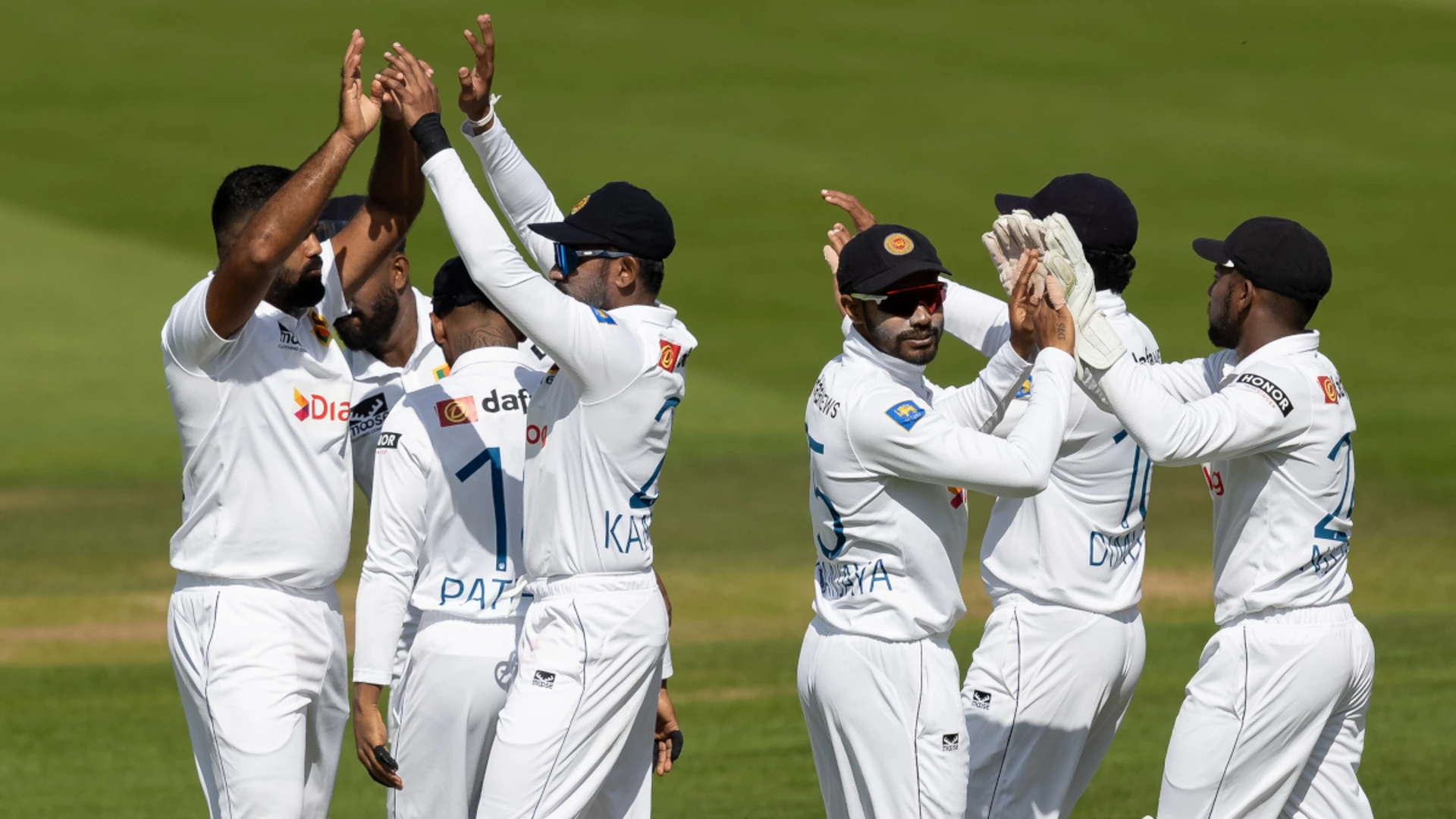 Sri Lanka bowl against England in third test