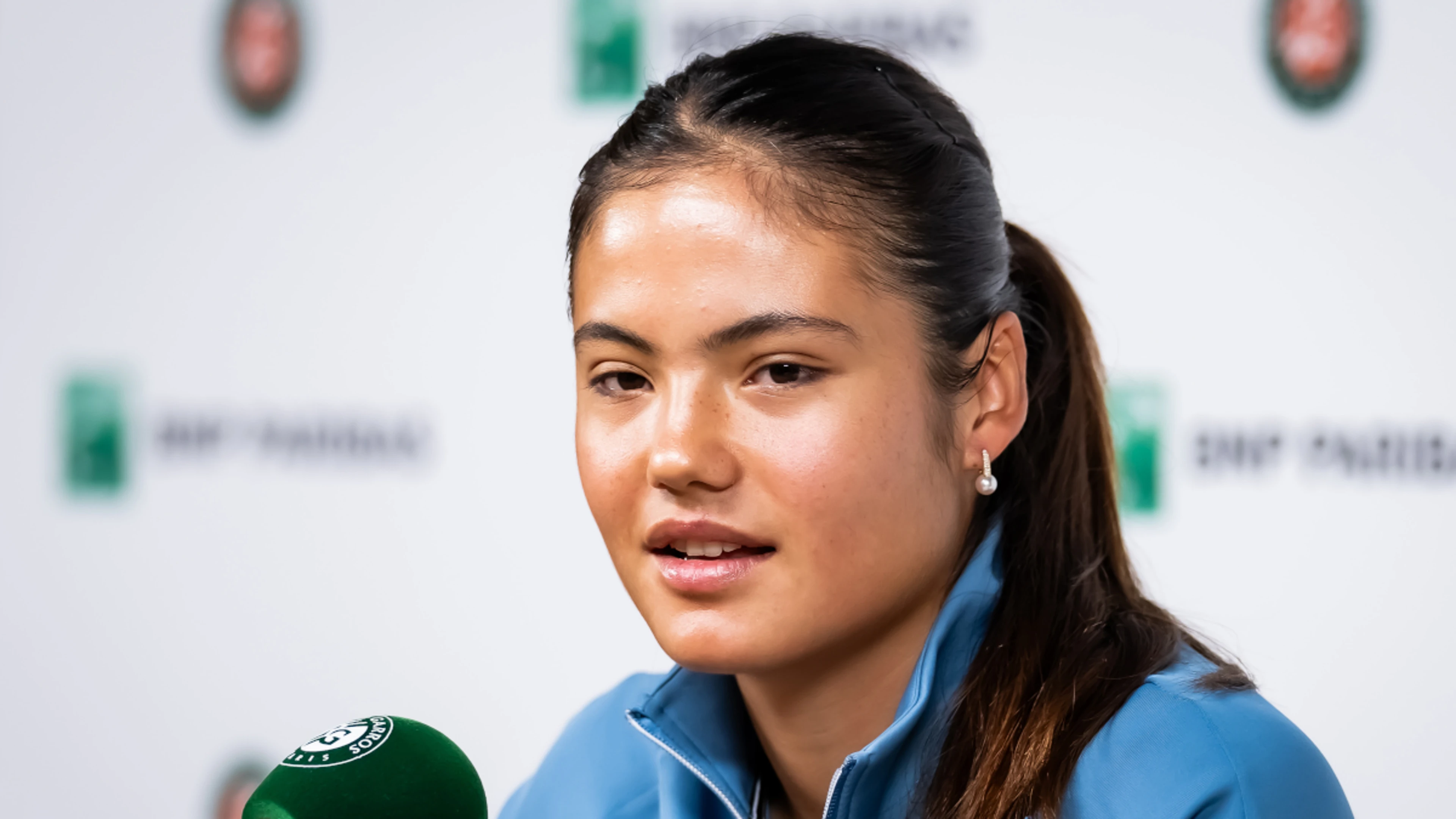 Raducanu overcomes fear of needles to manage back injury ahead of French Open