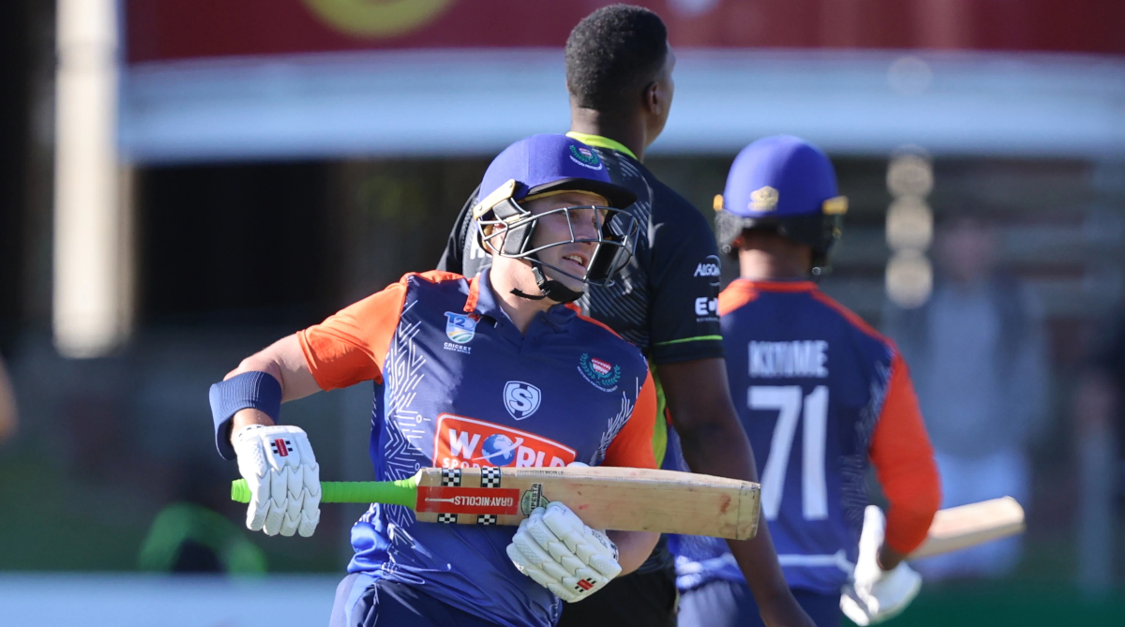 De Villiers and brilliant fielding lead Warriors’ victory march; DU PLOOY AND BOSCH LEAD DOLPHINS TO WIN 
