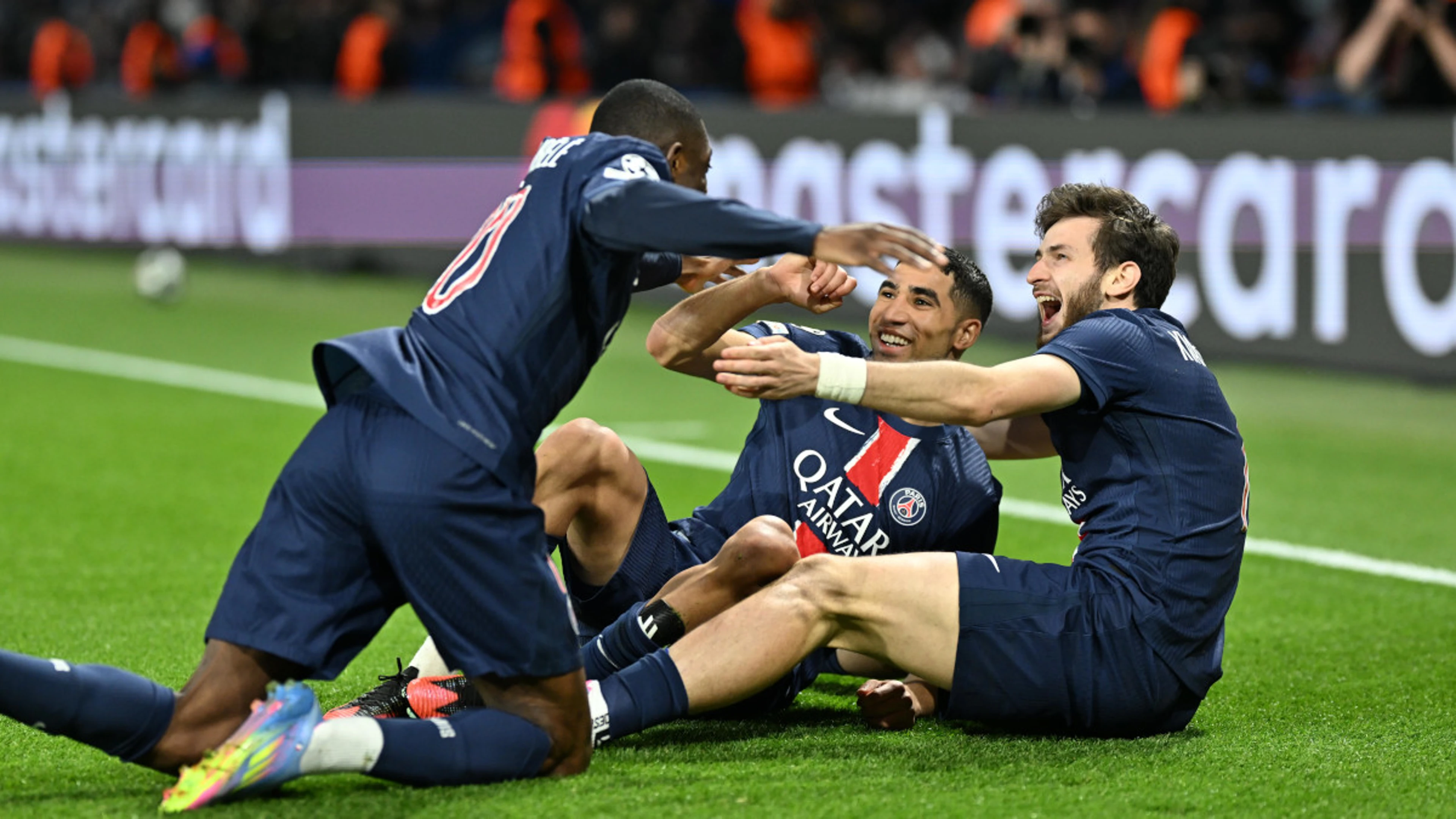 Kvaratskhelia genius helps give PSG Champions League edge against Villa