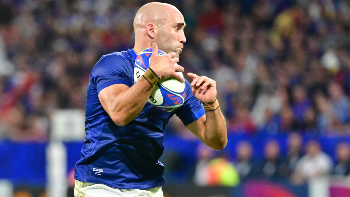 Lucu replaces Dupont for France's Six Nations opener