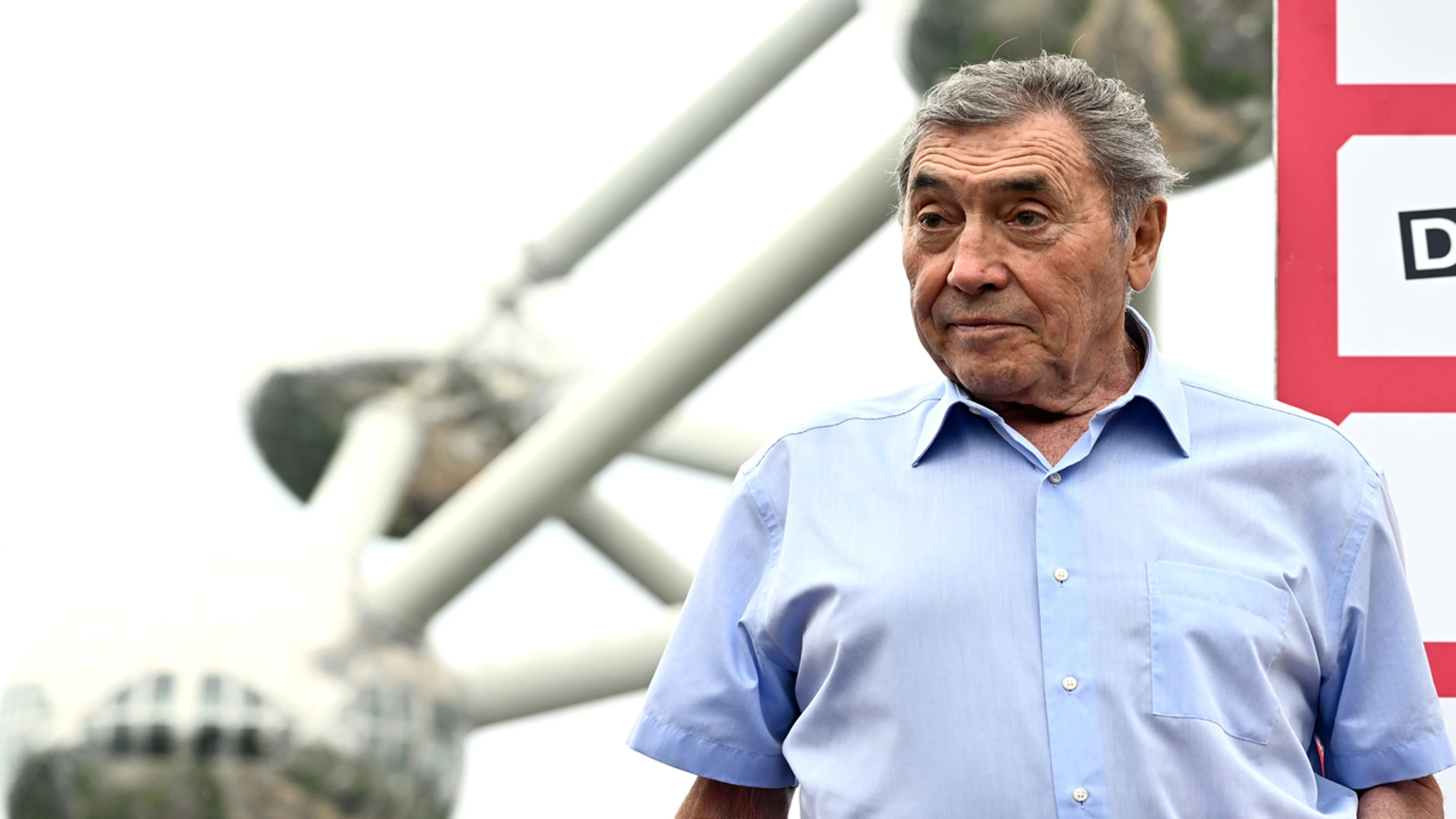 Former champion Merckx fractures hip in bike crash