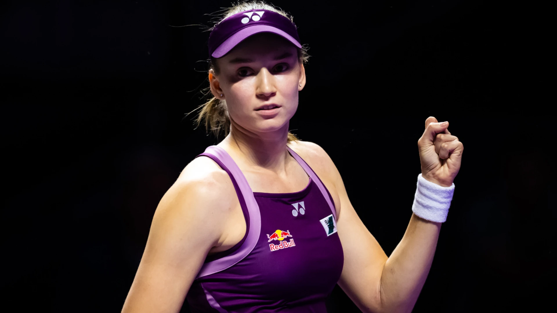 Swiatek goes down to Rybakina in WTA Finals