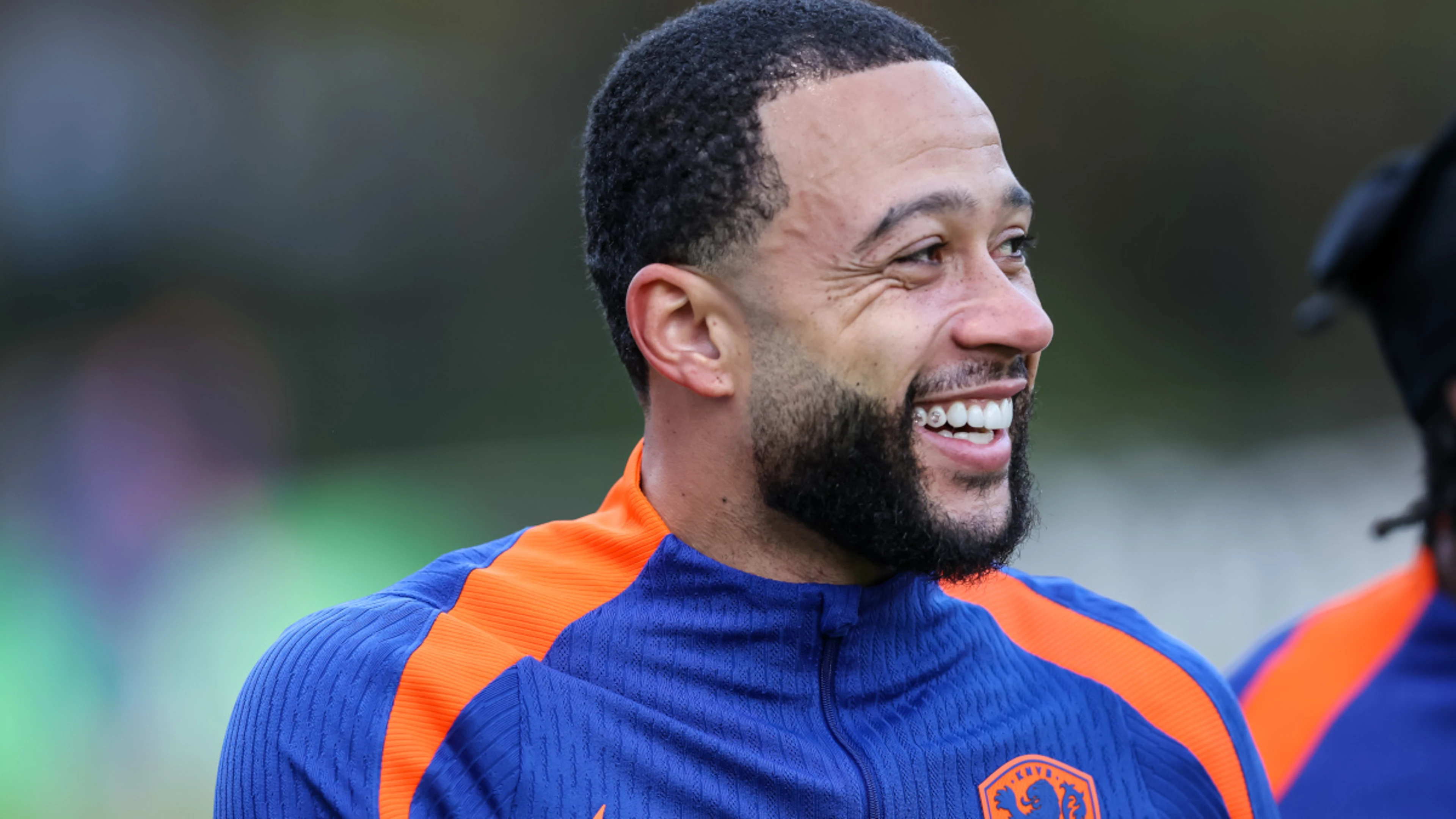 Depay to start for Dutch as De Jong declared fit
