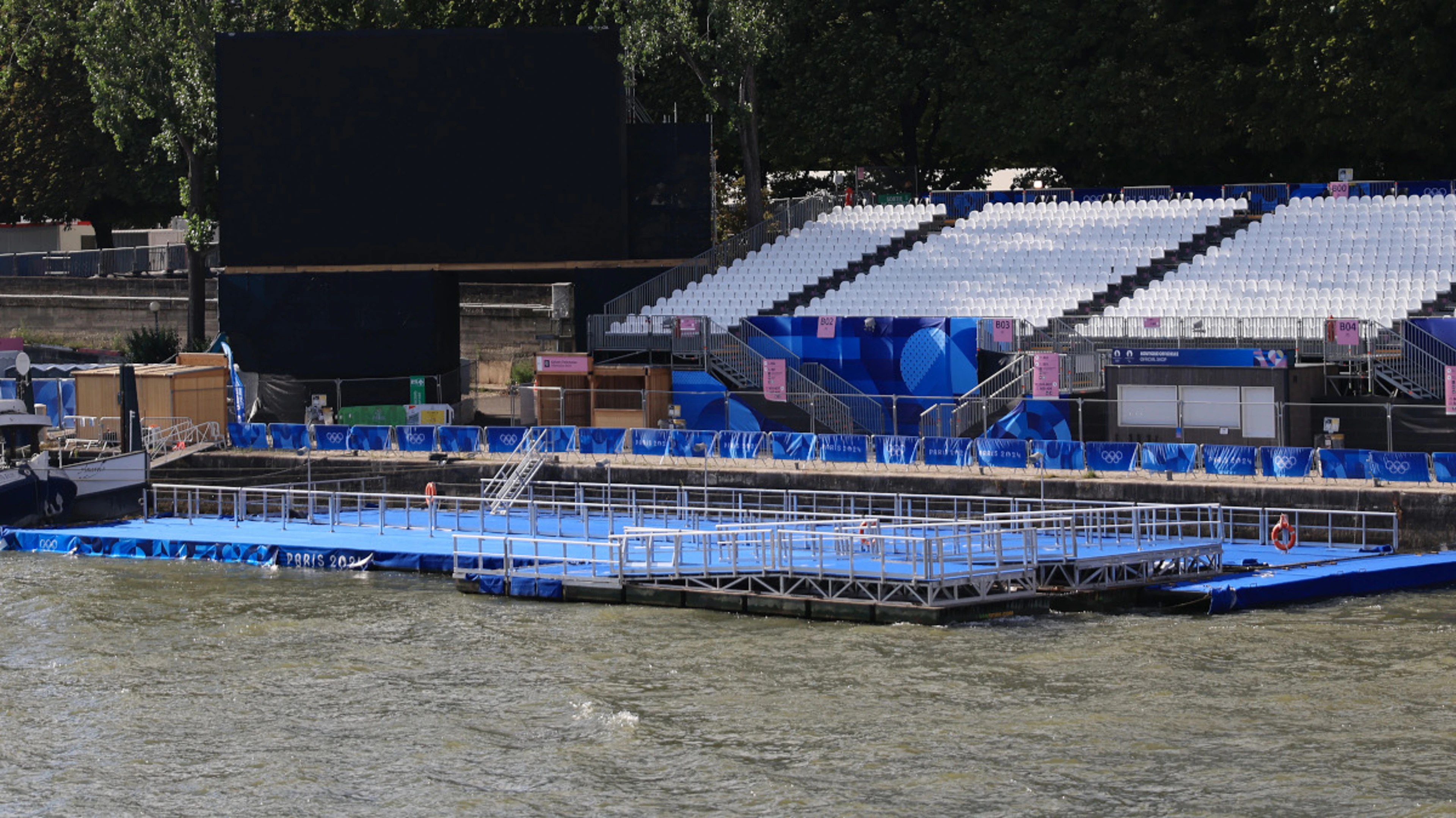 Triathlon-Men's race postponed to Wednesday due to Seine pollution levels