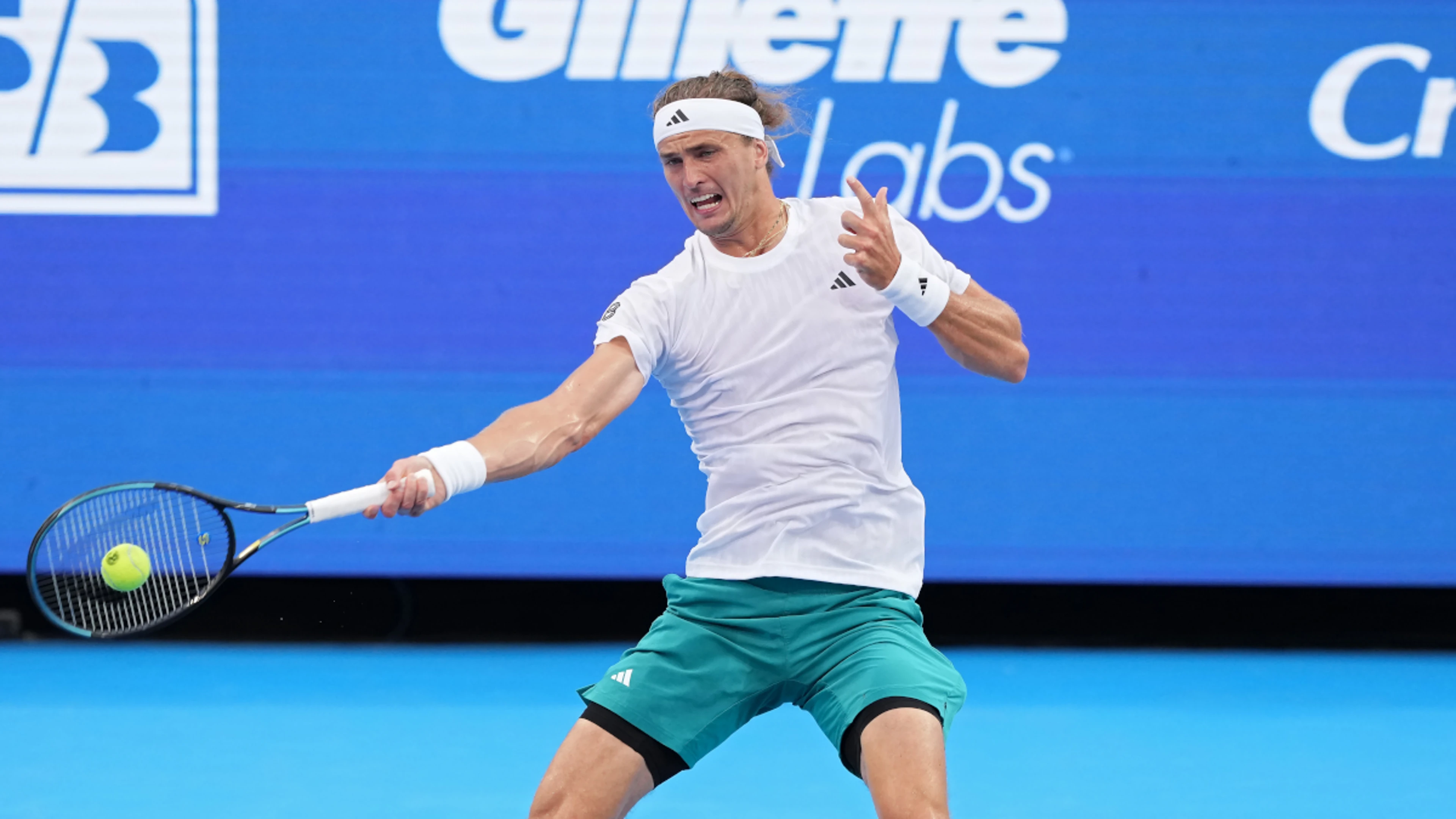 Zverev finishes overnight job at Cincinnati Open