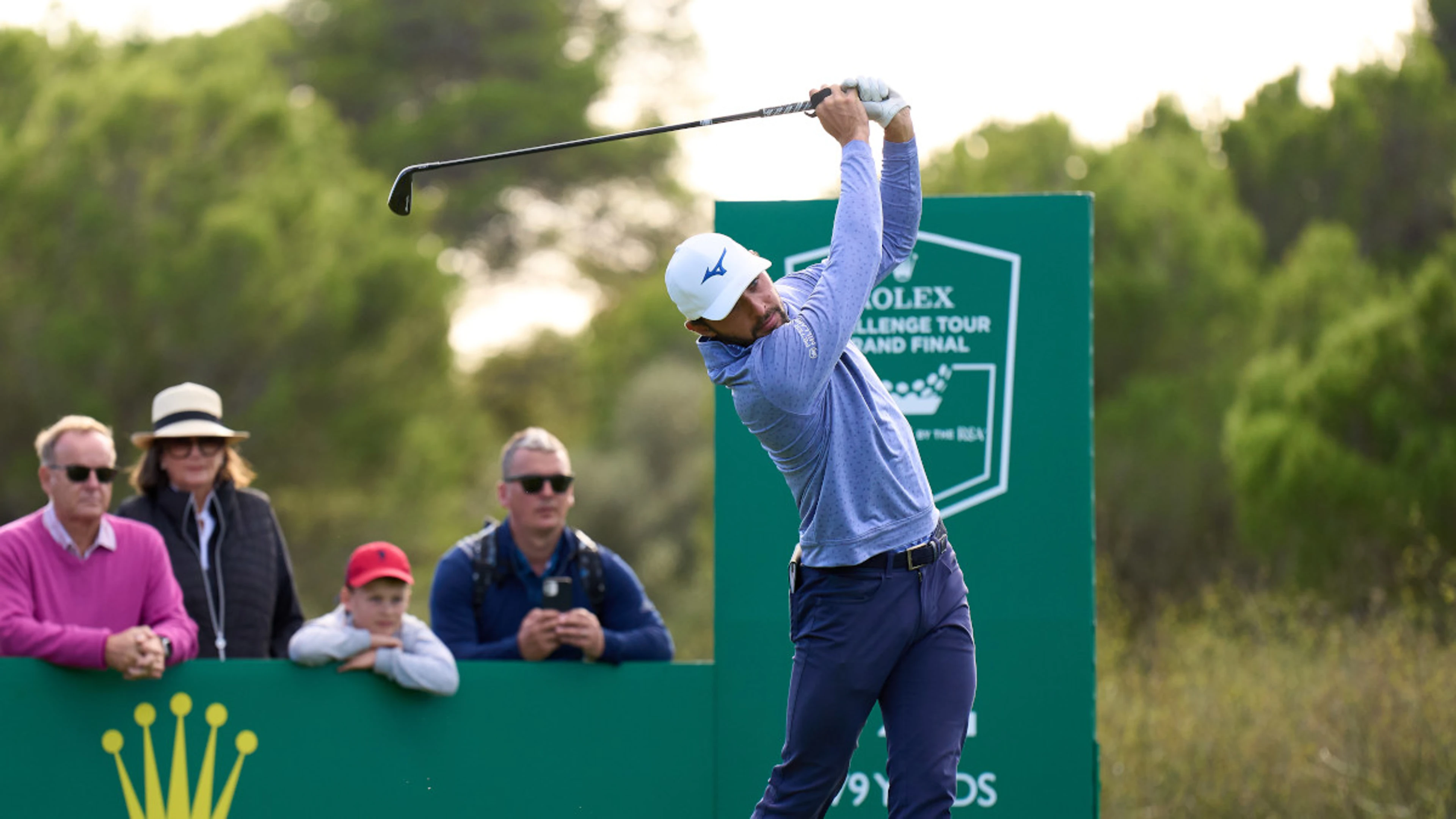 Penge and Vaillant share lead in Mallorca