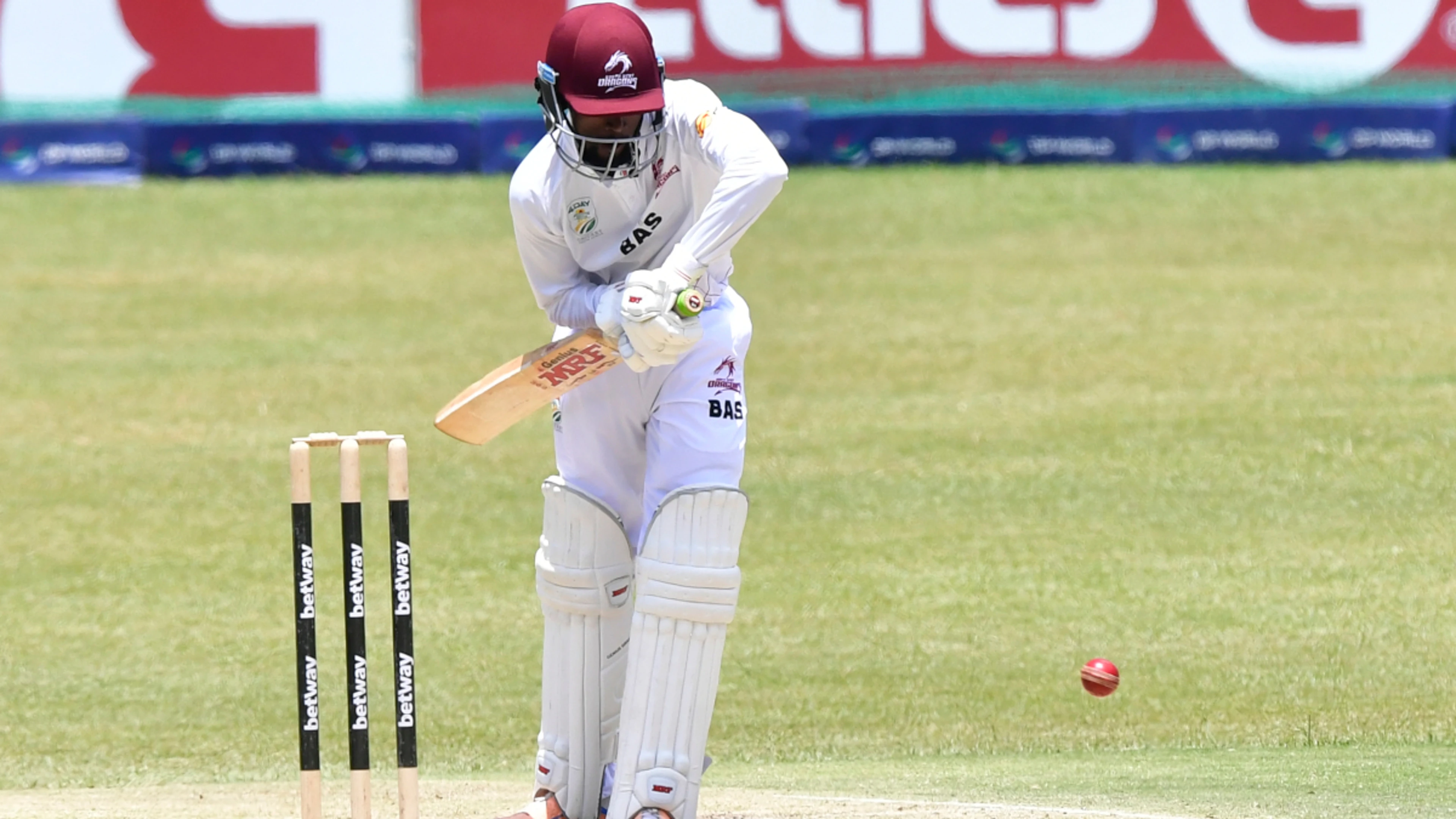 DAY 1: Senokwane century puts Dragons ahead, Sipamla stars for Lions