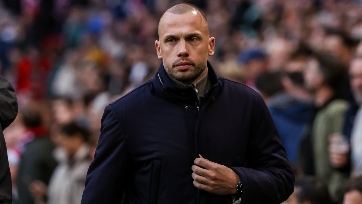 Ajax Amasterdam sack coach John Heitinga