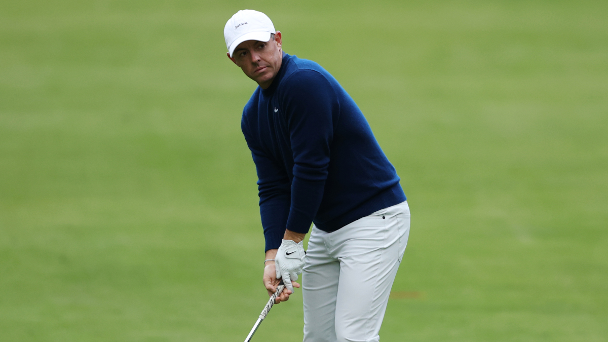 McIlroy five shots off European PGA lead after finding water on 18th