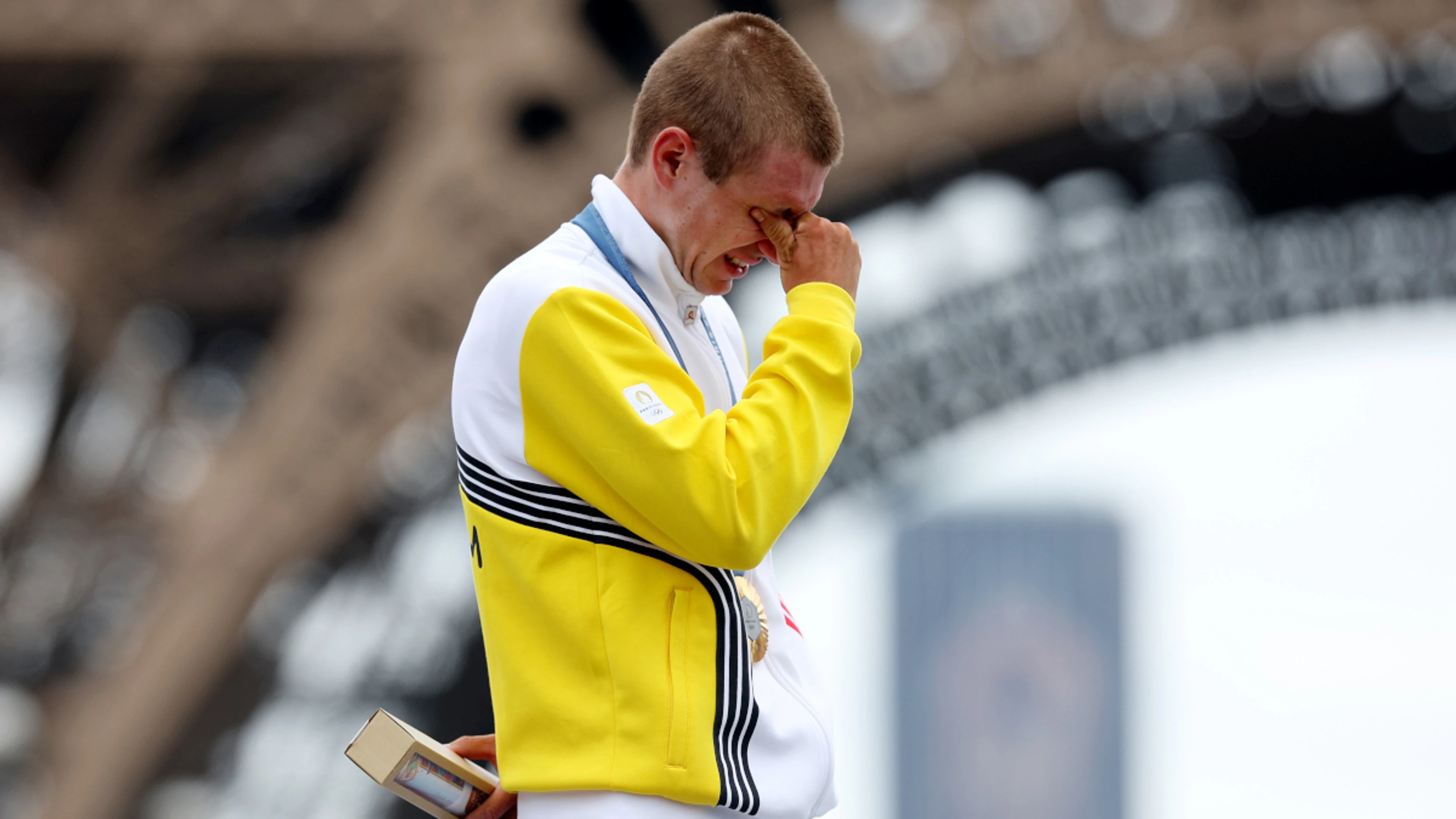 Evenepoel undergoes surgery after training crash