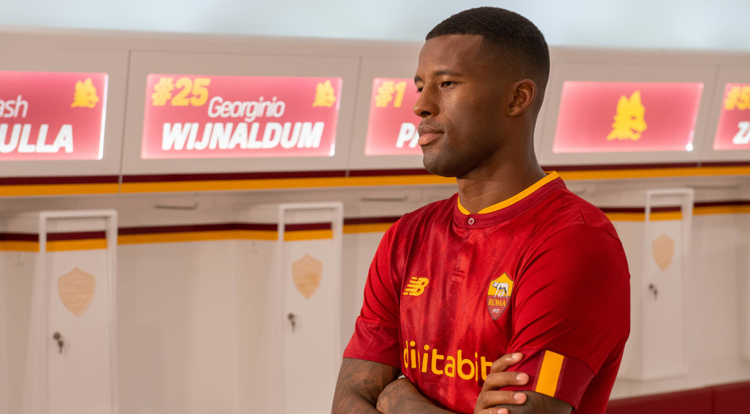 PSG's Wijnaldum pens loan deal with Roma