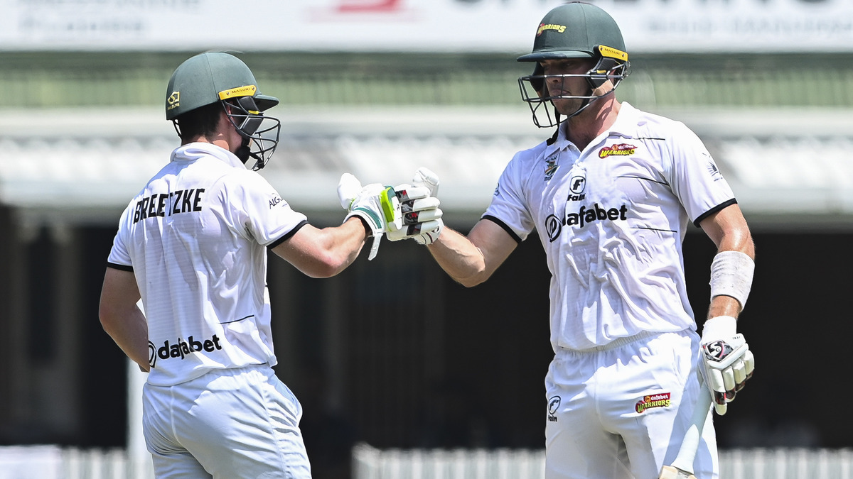 DAY 1: Warriors' Stubbs strikes first double-century, Smith ton leads Province blitz