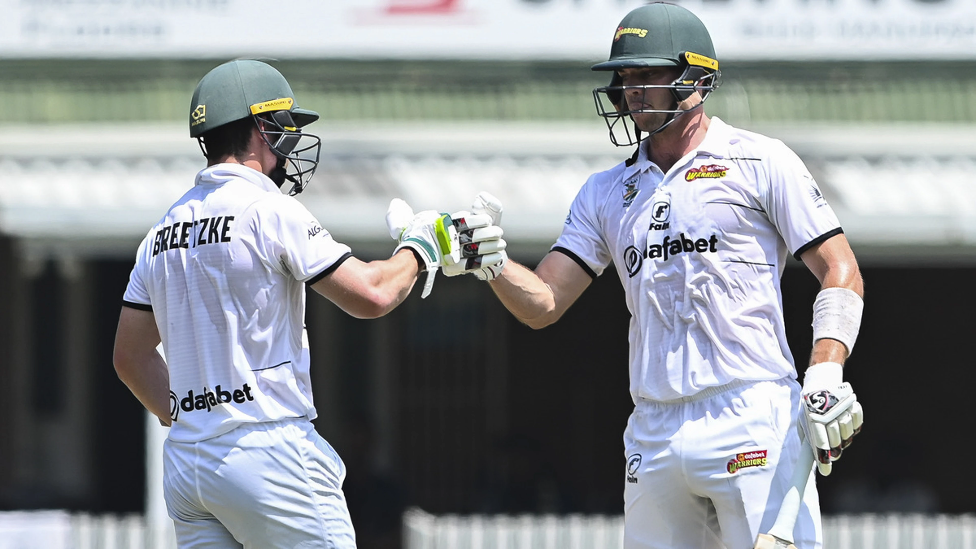 DAY 1: Warriors' Stubbs strikes first double-century, Smith ton leads Province blitz 