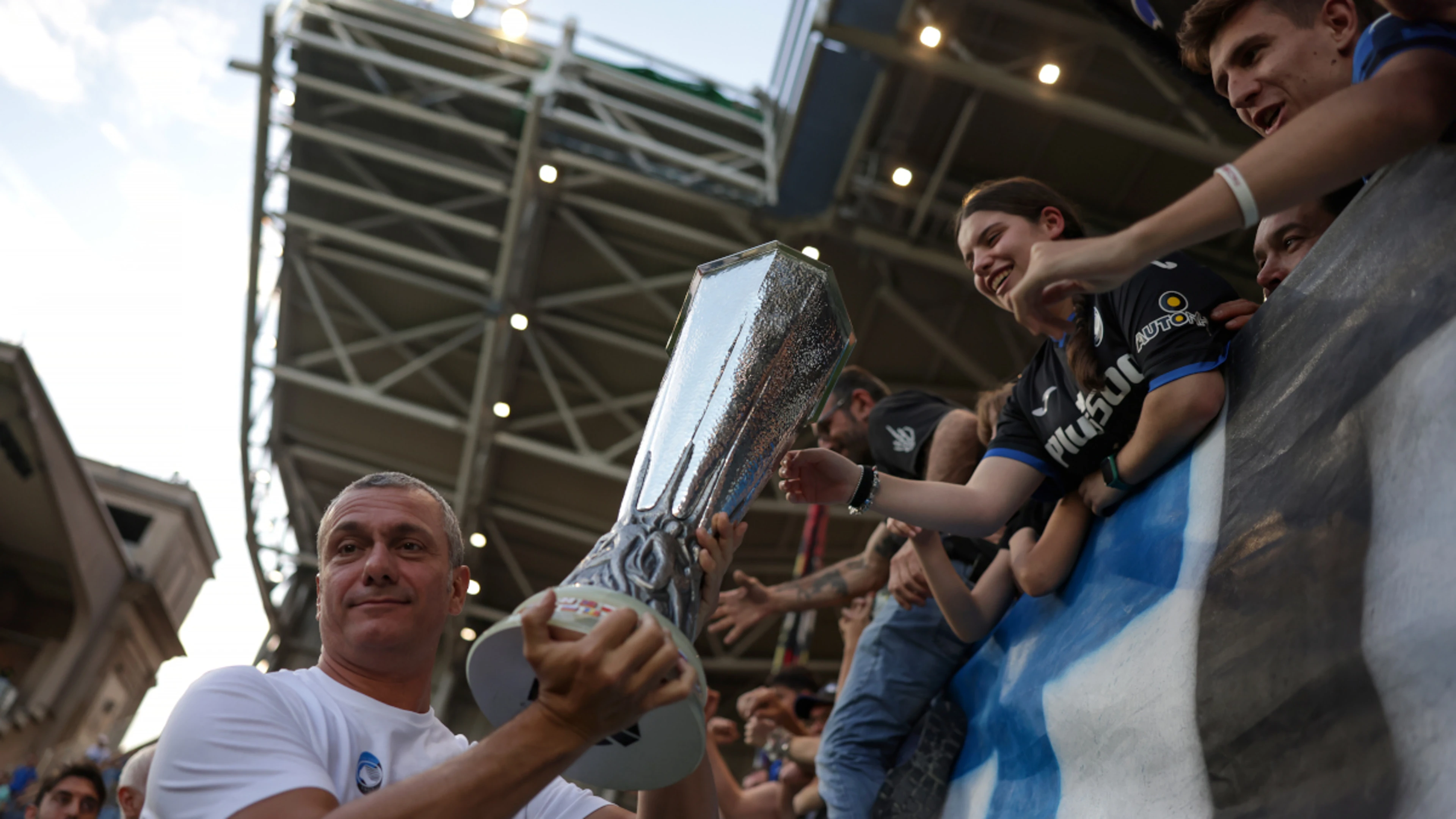 Europa League winners Atalanta bask in hero's welcome on home return