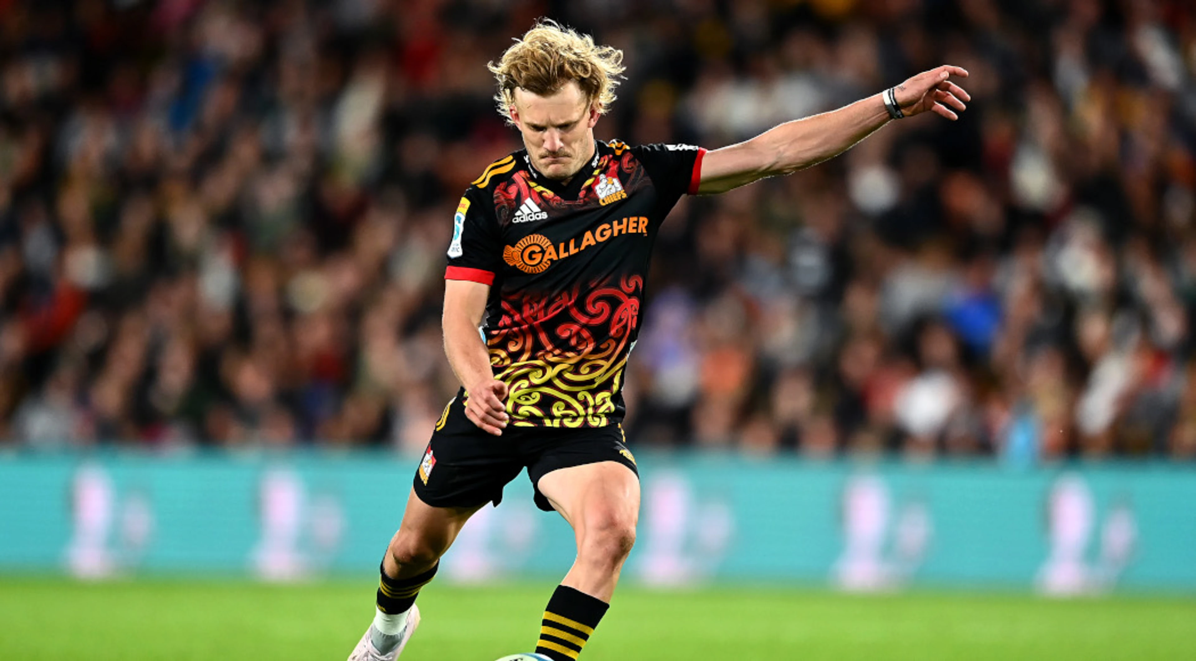 McKenzie stars as unbeaten Chiefs topple Crusaders