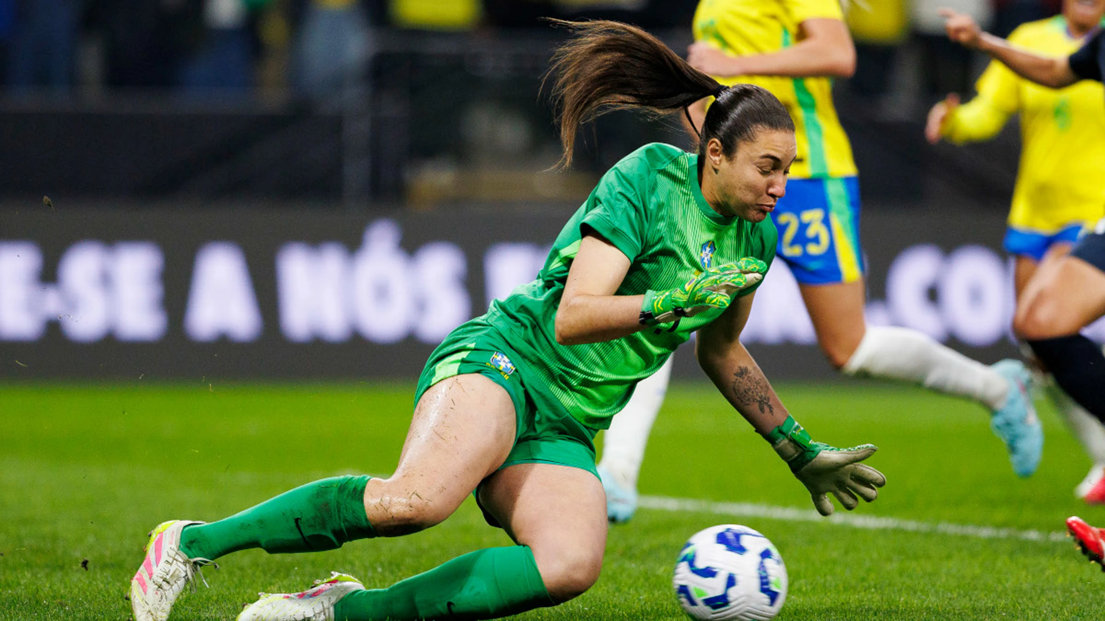 Ten-woman Brazil survive Colombia challenge in Copa goalless draw