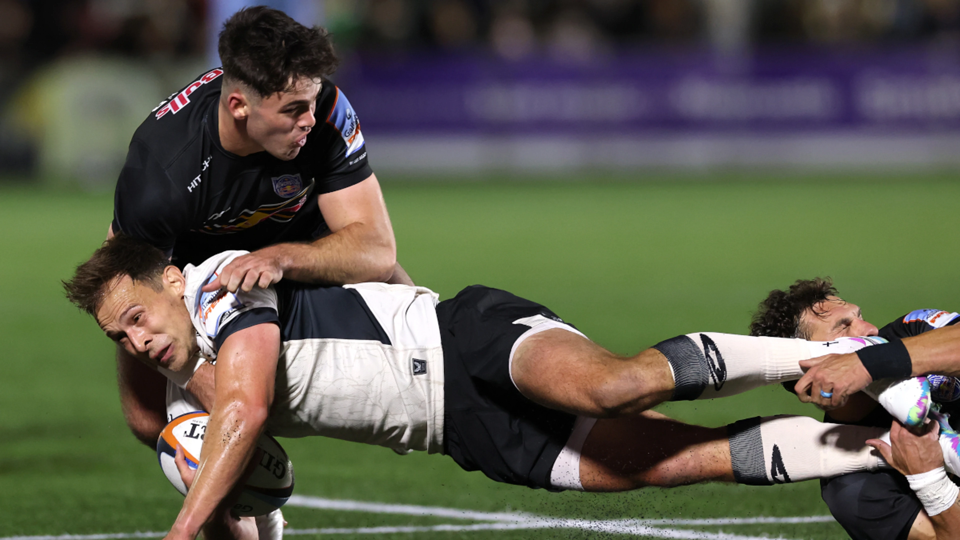 Winning starts for champions Bath and Farrell's Saracens
