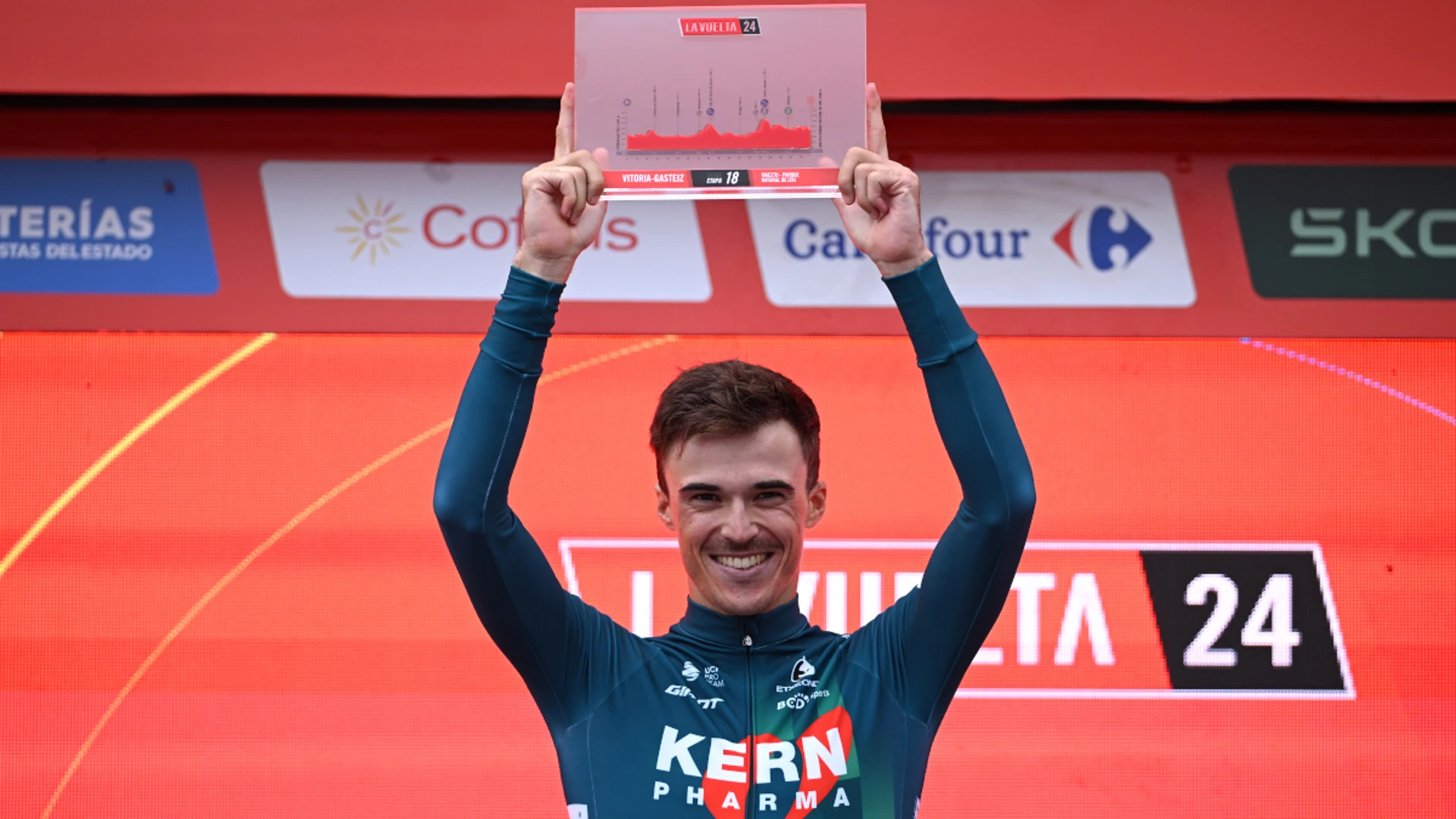 Berrade soloes to Vuelta stage 18 win, O'Connor holds lead