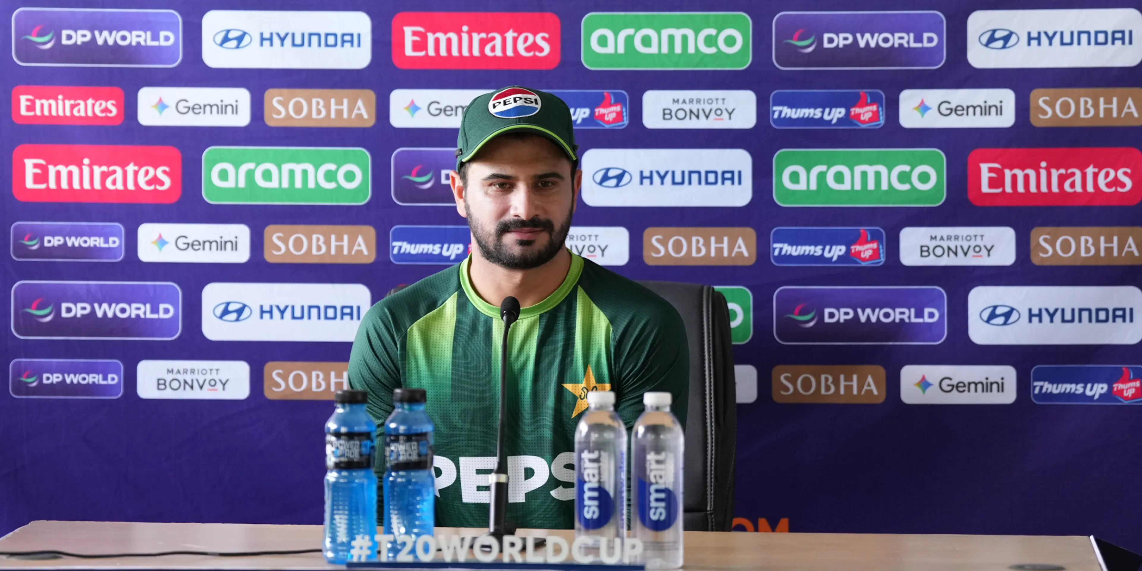 Pakistan warn England's flaky batting to expect a trial by spin