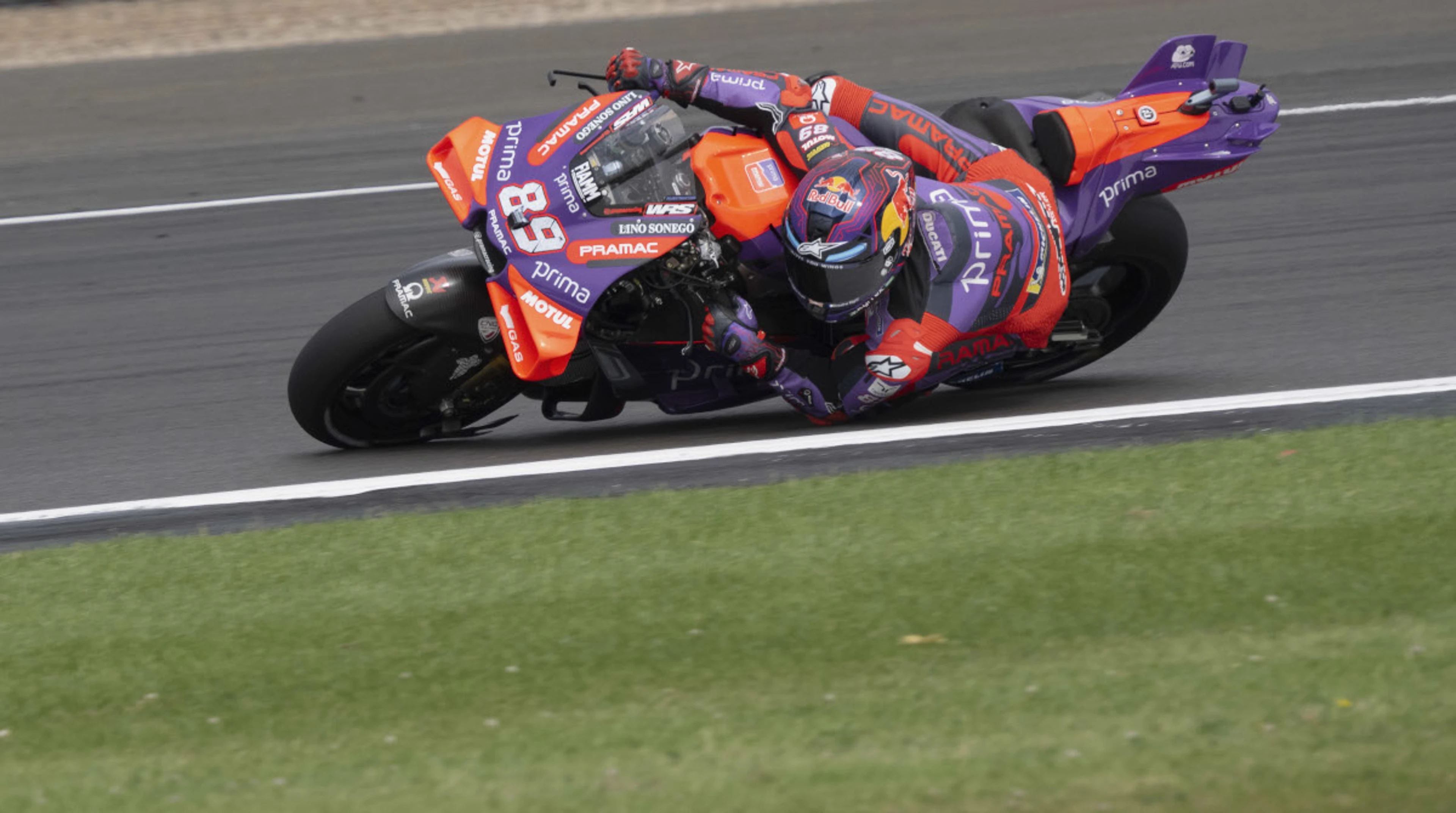 Martin fastest at Silverstone MotoGP practice