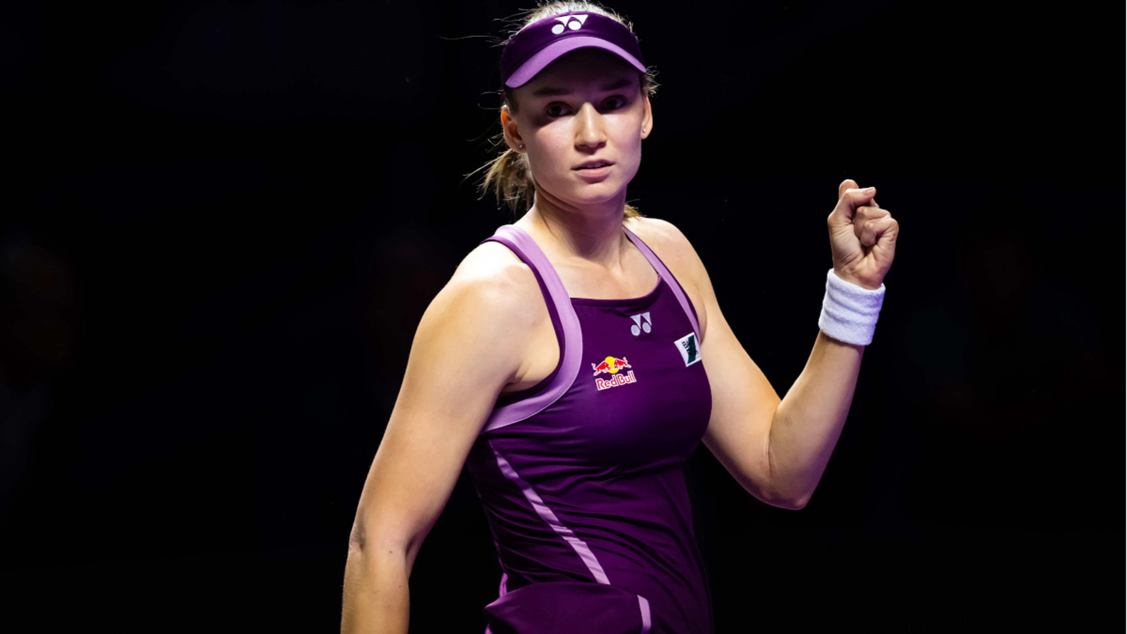 Rybakina downs Swiatek to reach WTA Finals last four