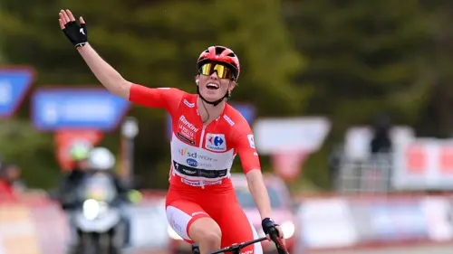Vollering claims first women's Vuelta