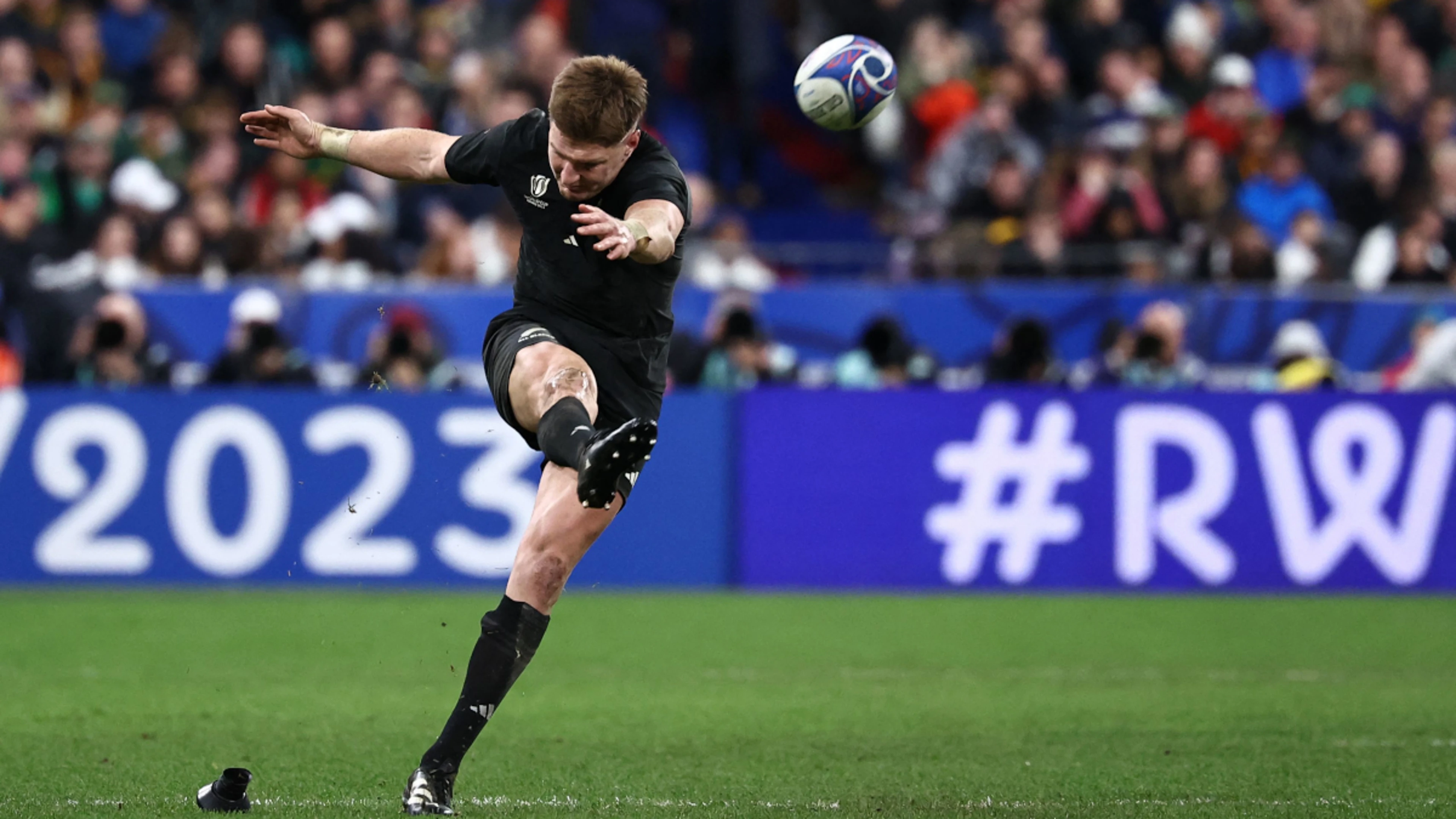 Barrett signs New Zealand extension, confirms Leinster stint