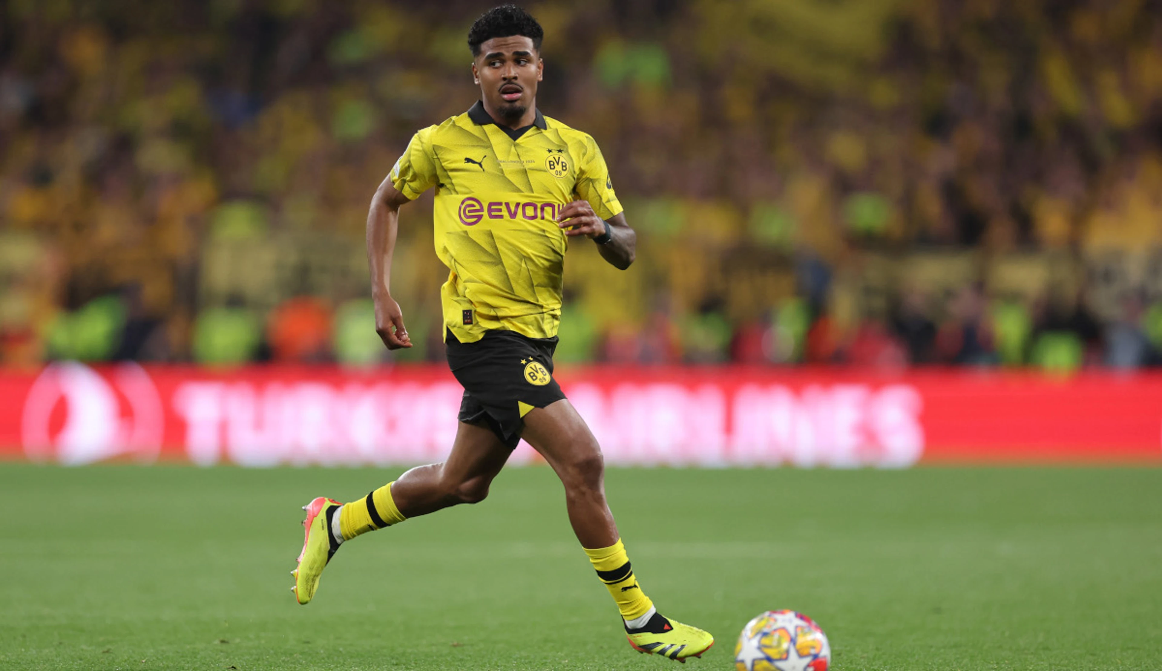 Netherlands call up Dortmund's Maatsen after De Jong injury
