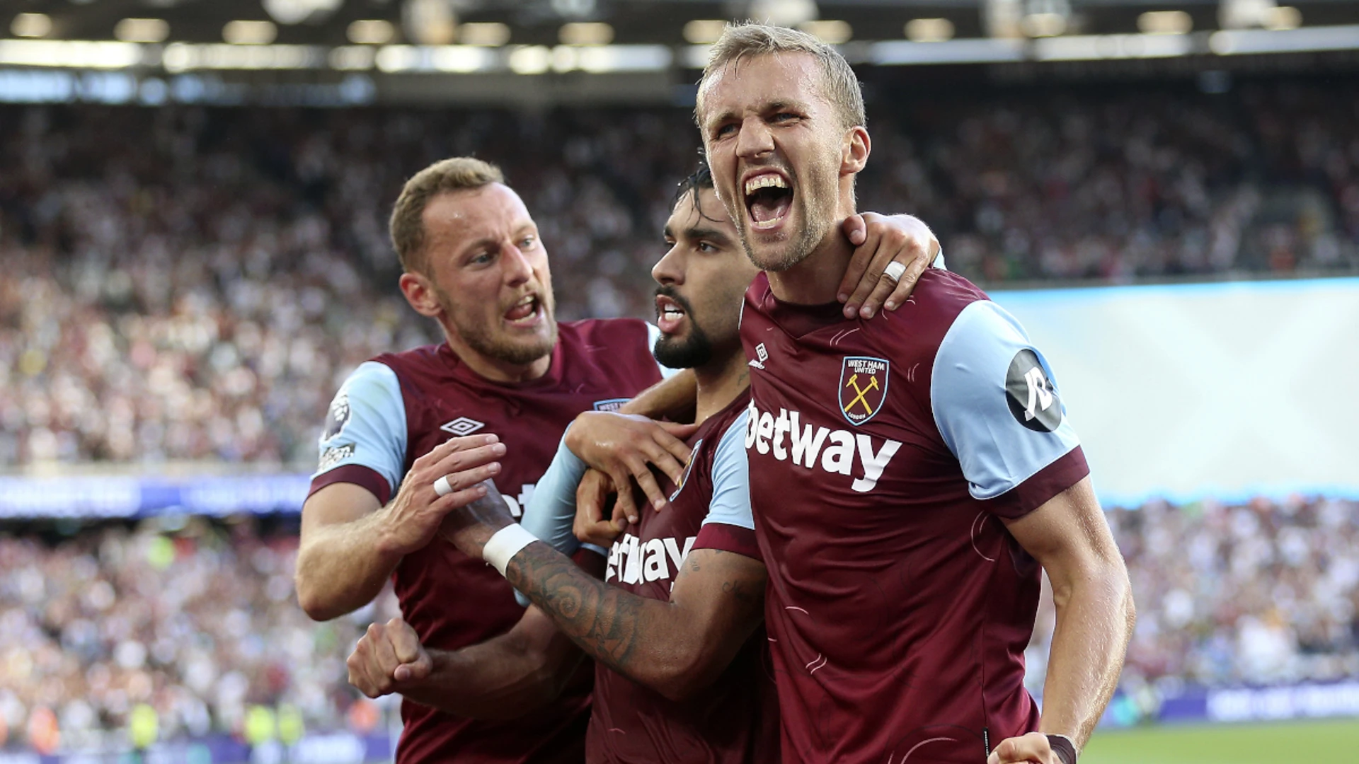 Backa own goal helps West Ham to clinch comeback win