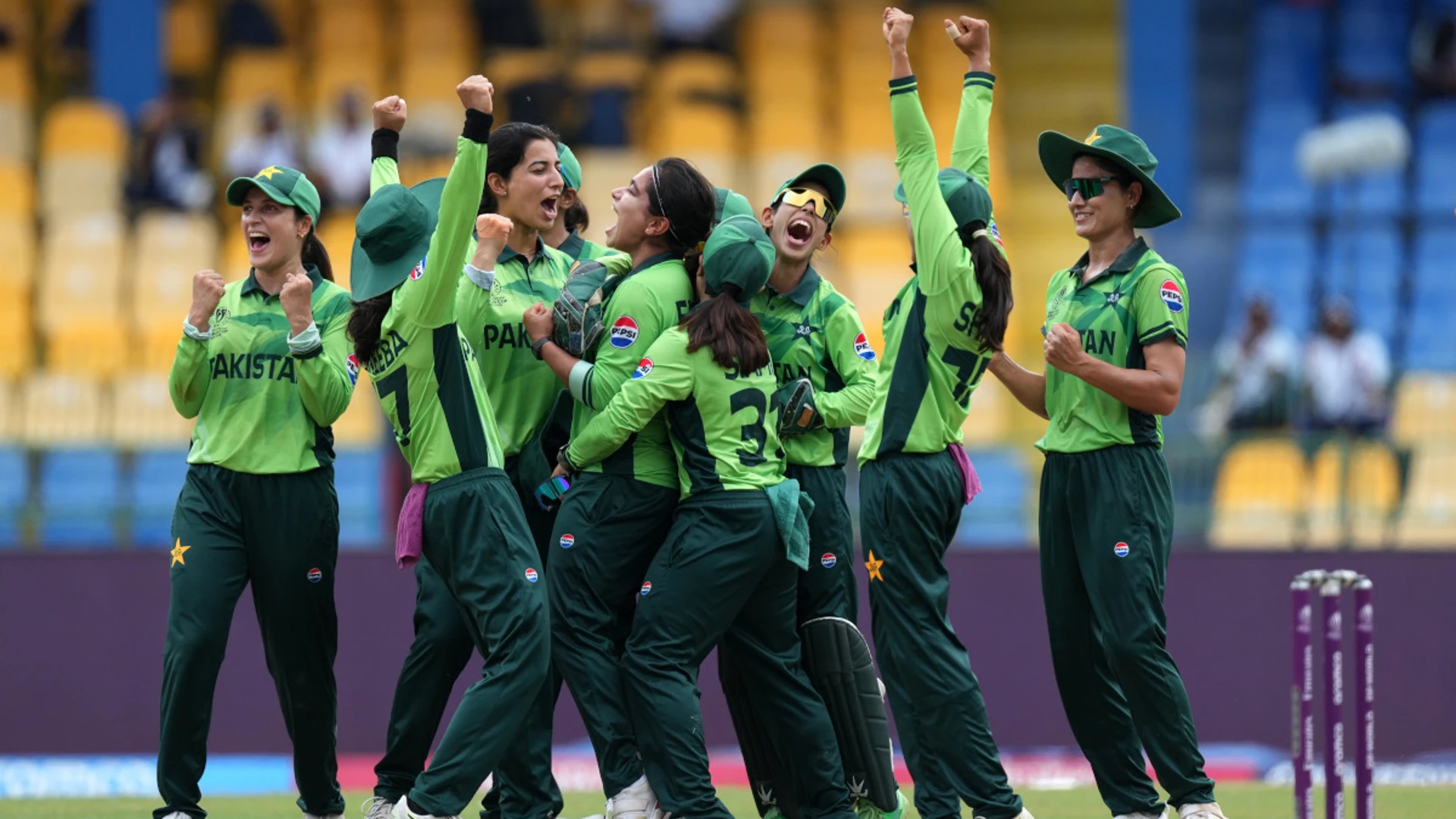 Rain halts play in Pakistan-England CWC25 clash