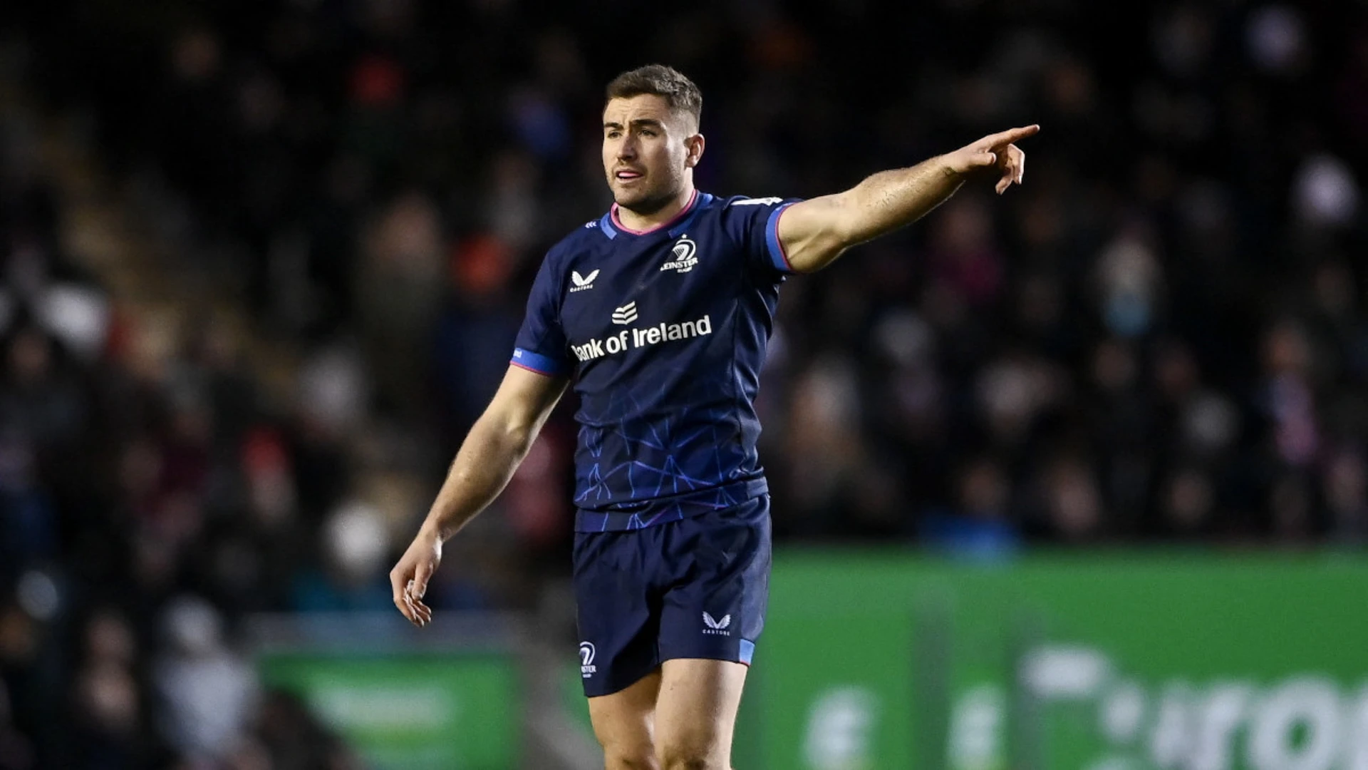 Larmour looking forward to facing 'incredible' Le Roux in top-of-the-table clash