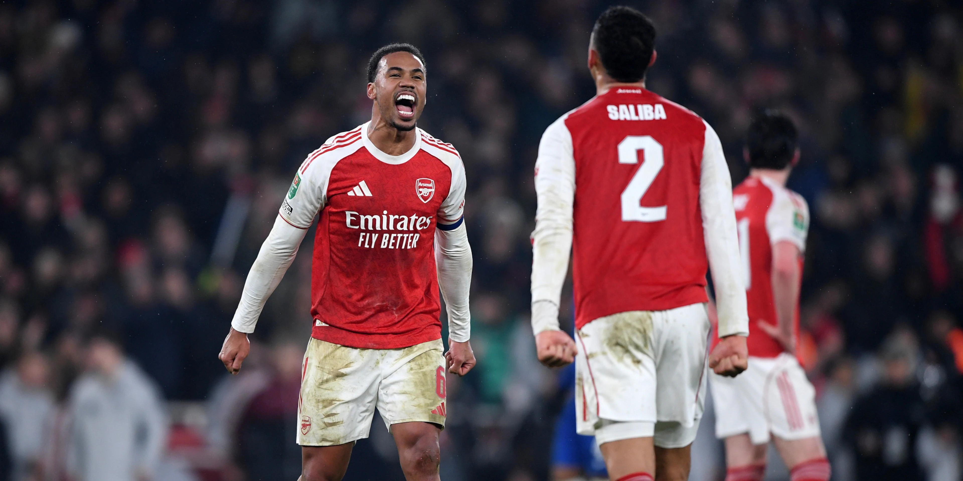 Arsenal sink Chelsea to reach League Cup final