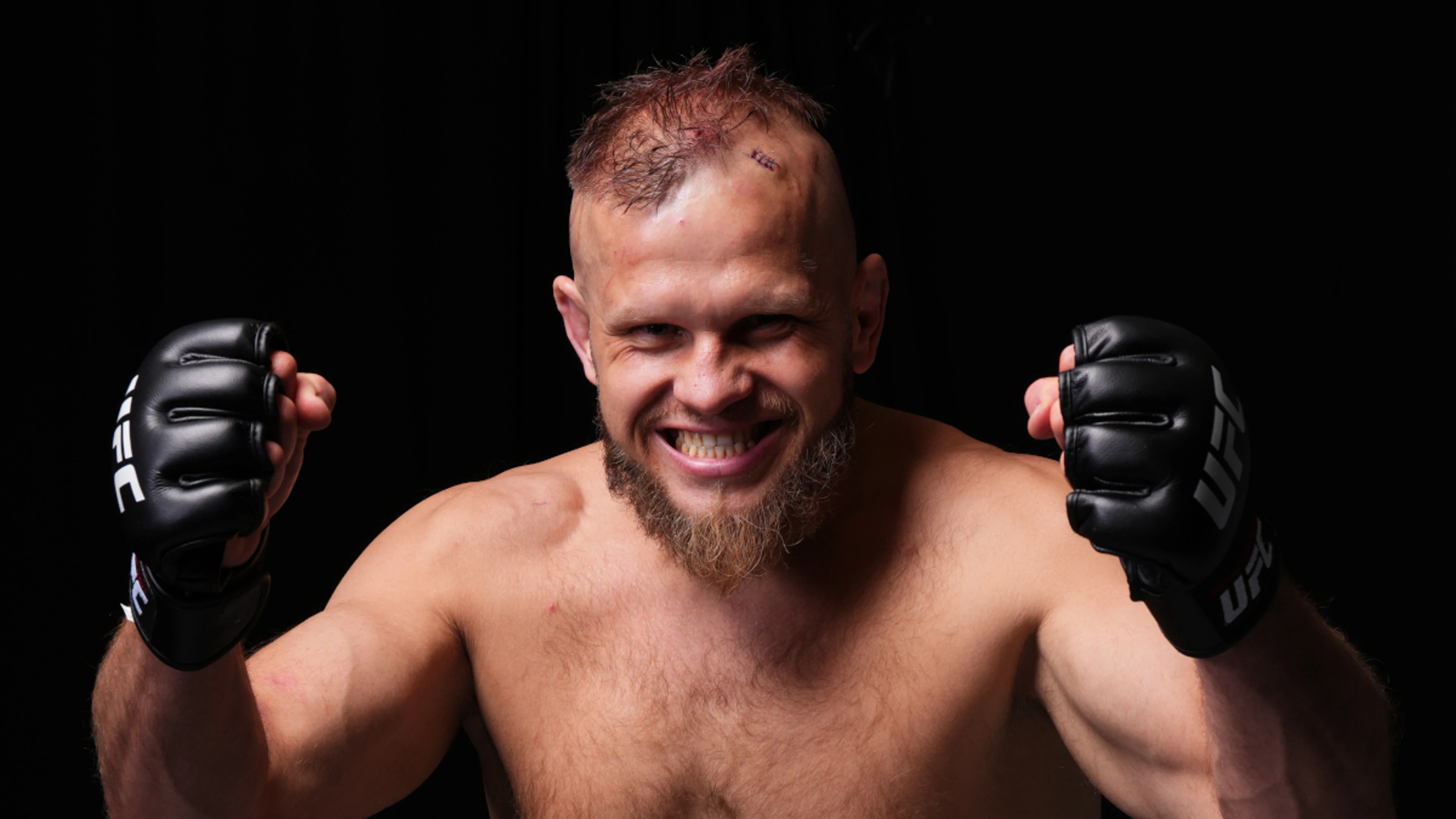 Tybura submits Tuivasa in Fight Night