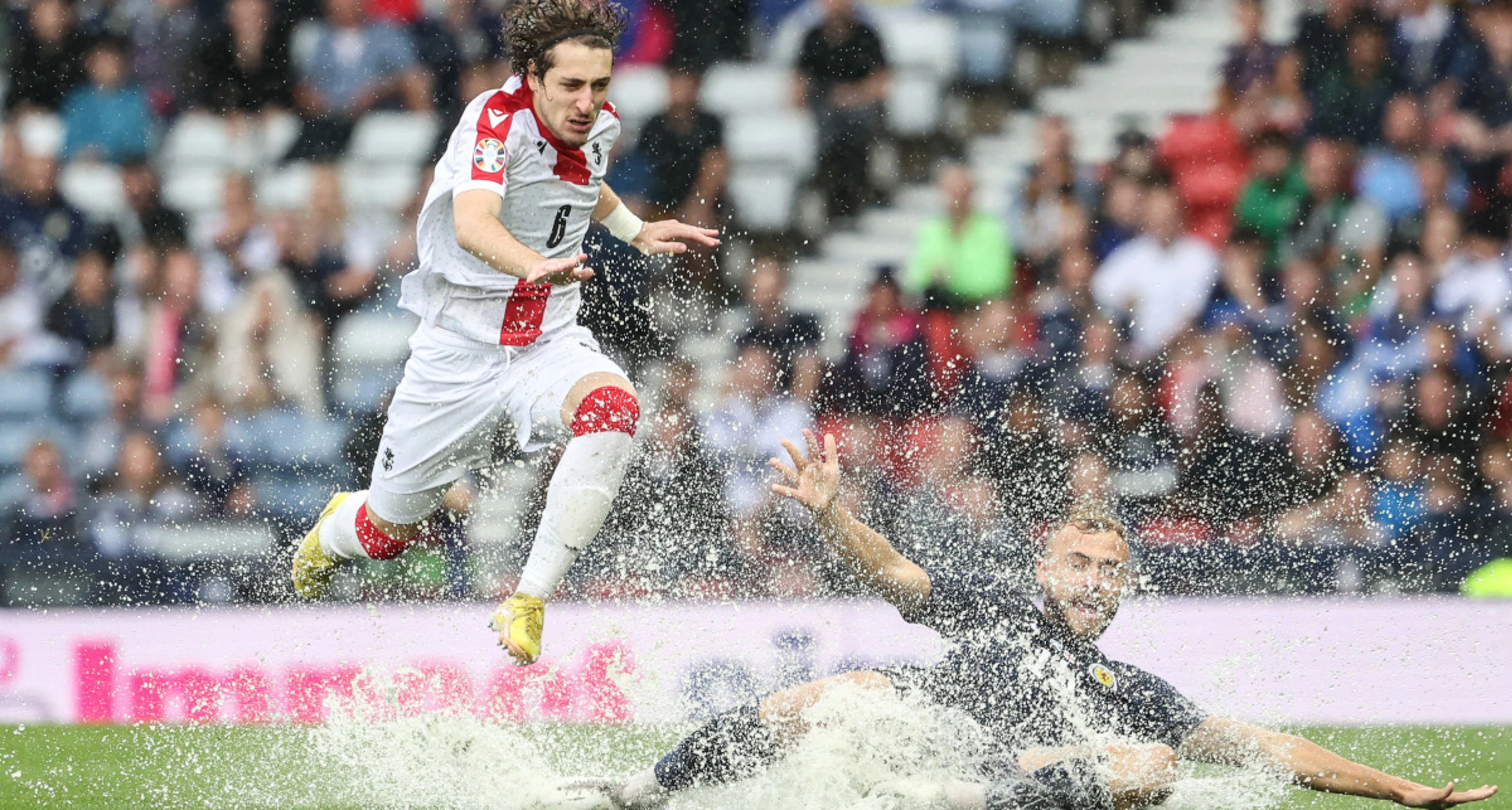 Scotland shrug off rain delay to close in on Euro 2024