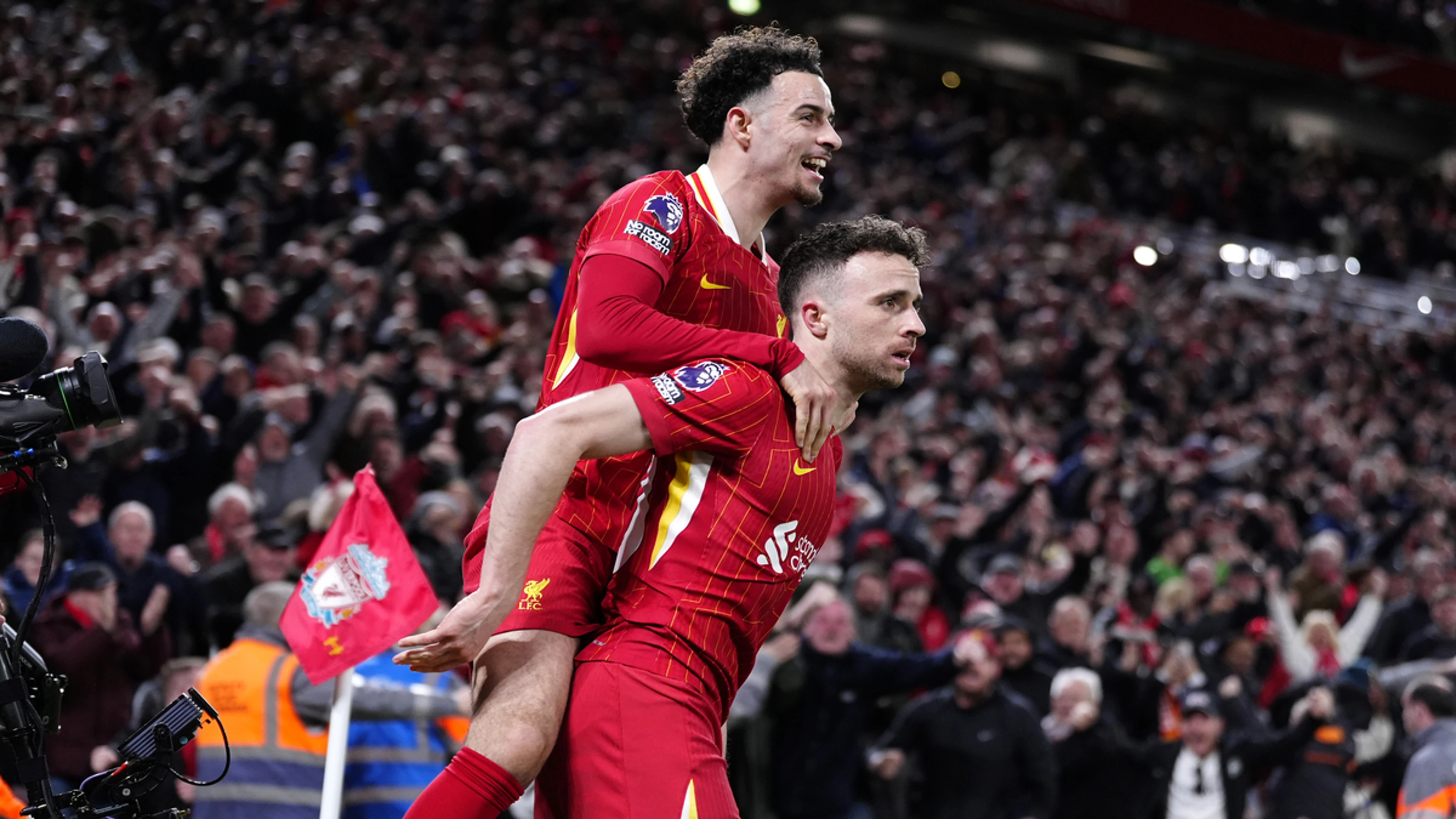 Liverpool restore 12-point lead as Jota seals win over Everton