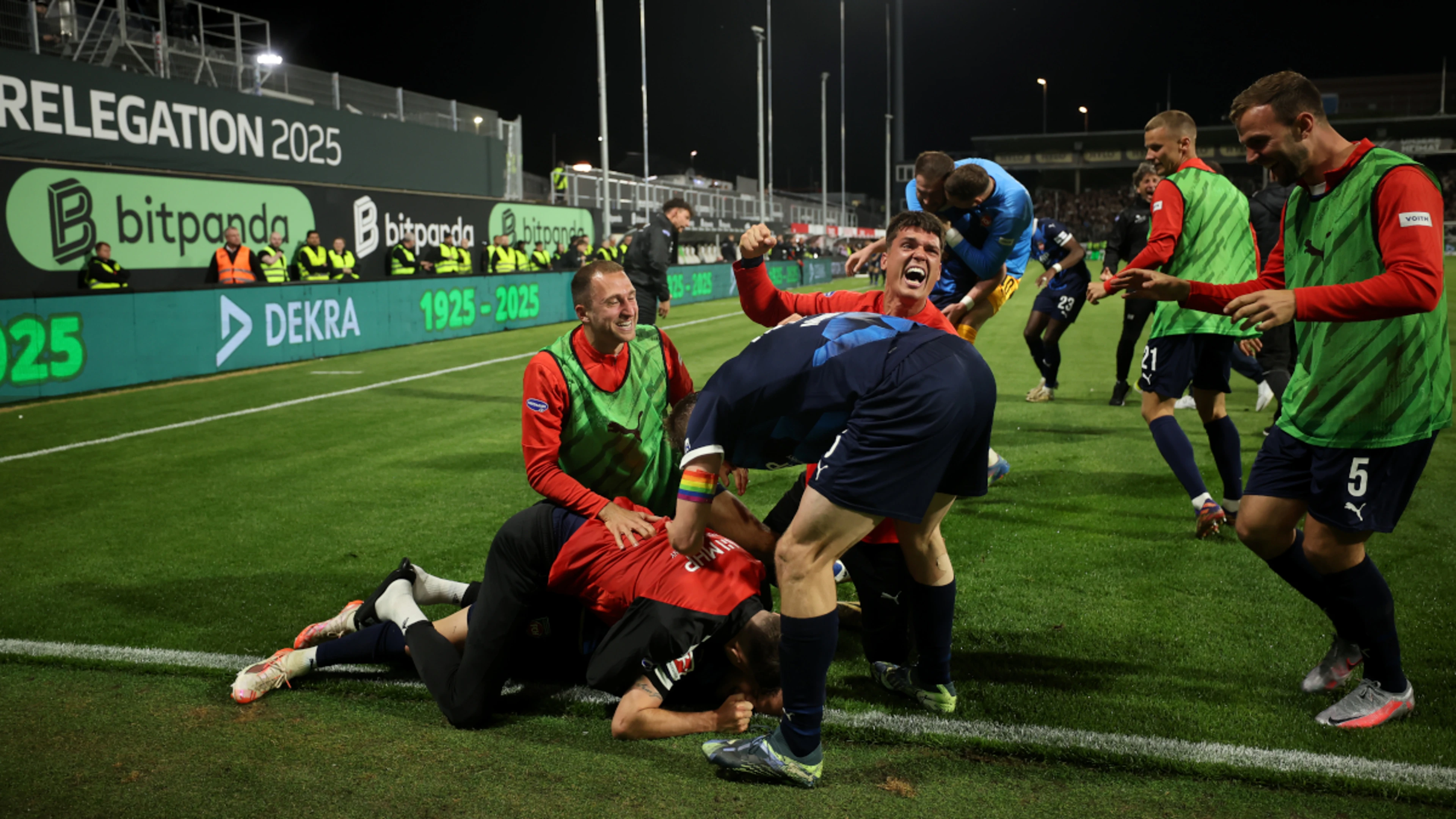 Last-gasp Scienza strike keeps Heidenheim in Bundesliga