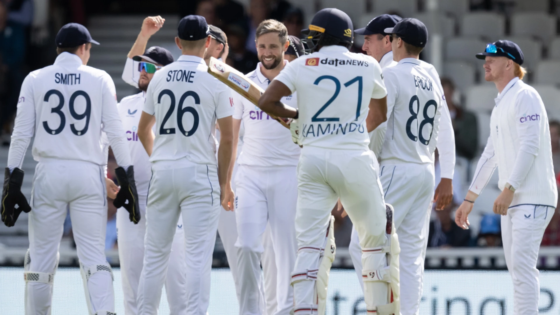 Sri Lanka 263 all out against England in third test