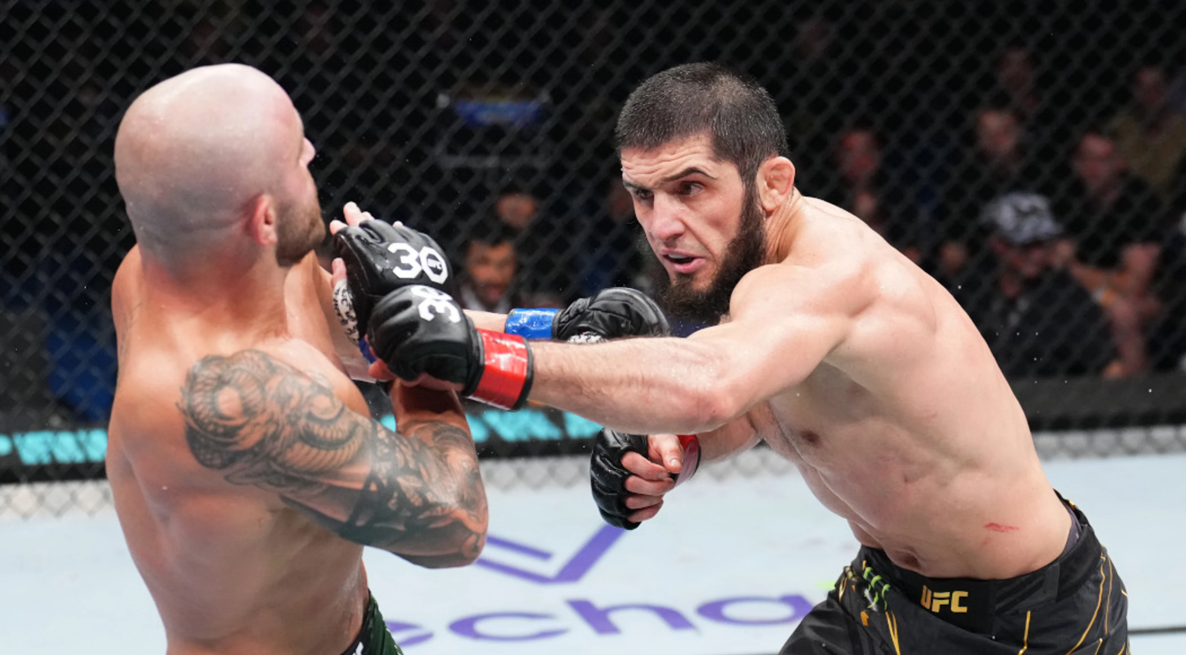 Makhachev edges Volaknovski at UFC 284