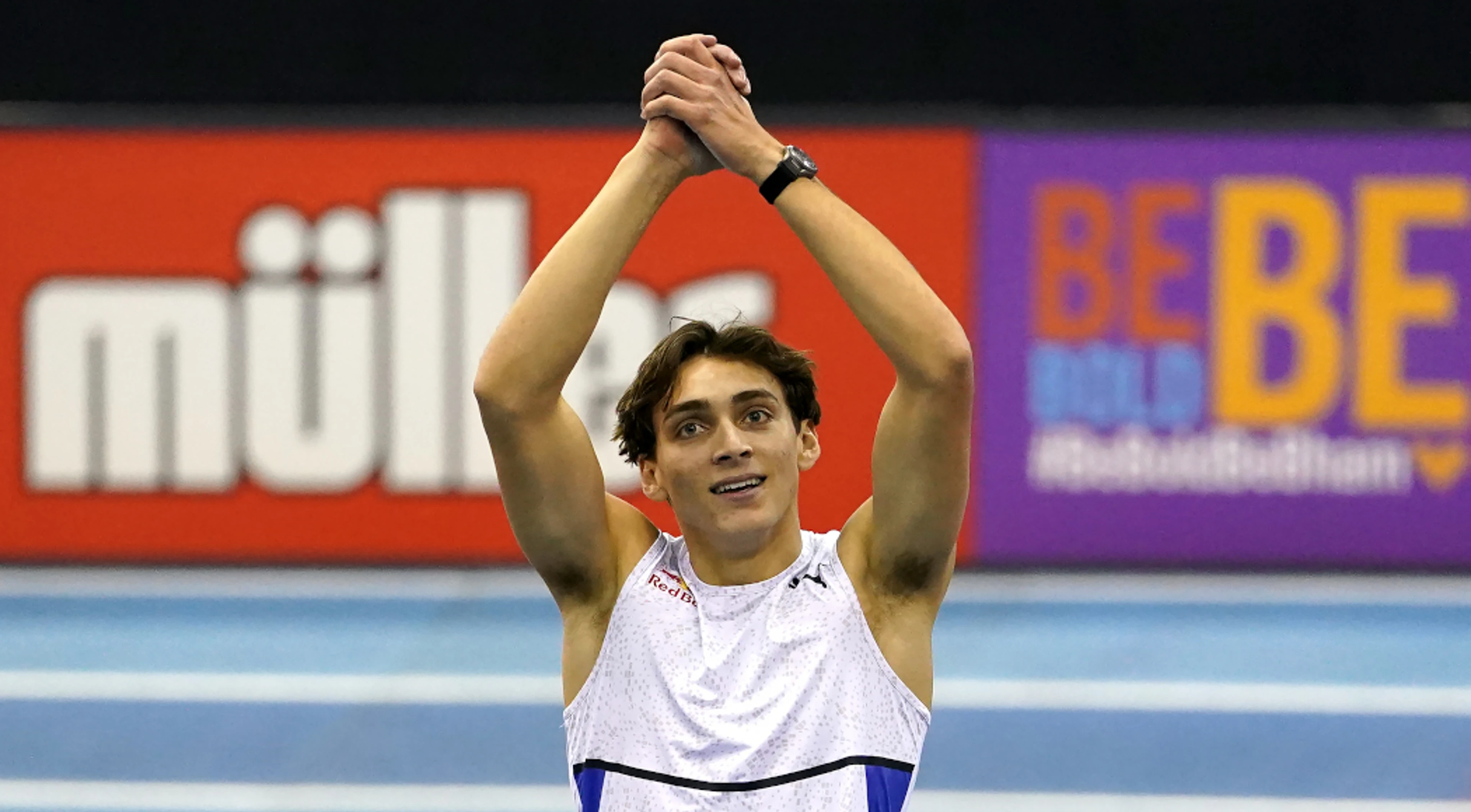 Duplantis clears 6.19m to break world pole-vault record