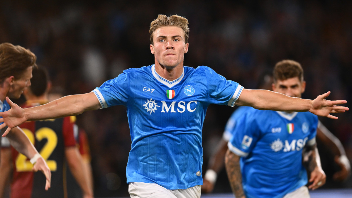 Hojlund fires Napoli into Serie A lead as AC Milan held at Juve