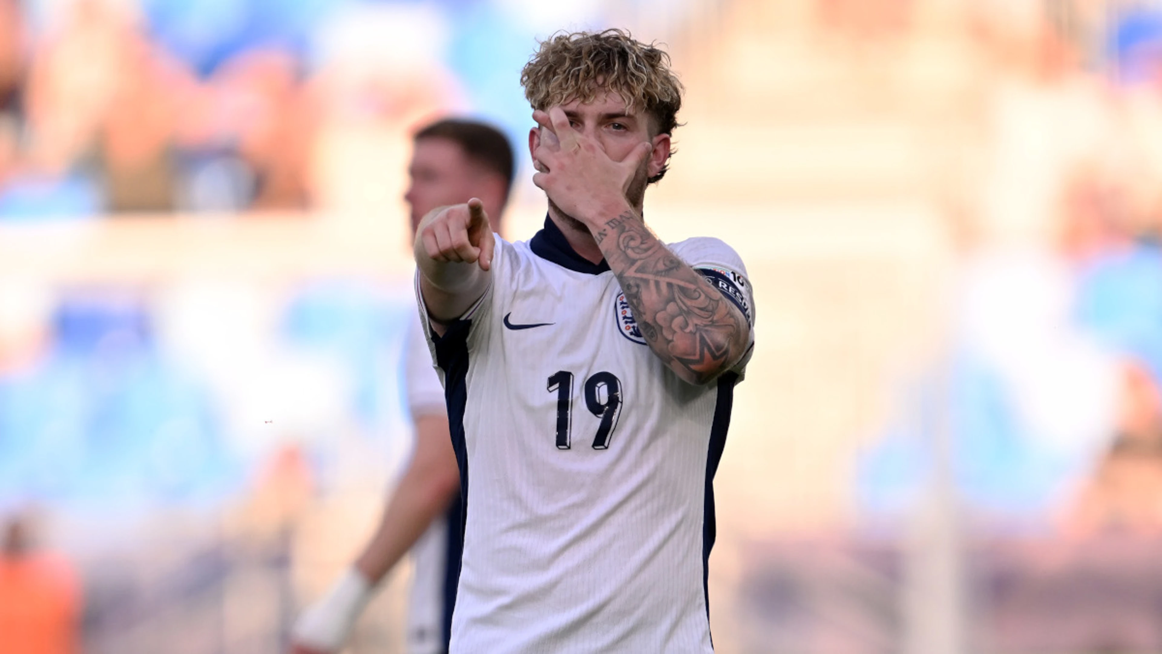 Elliott double fires England into Under-21 Euros final