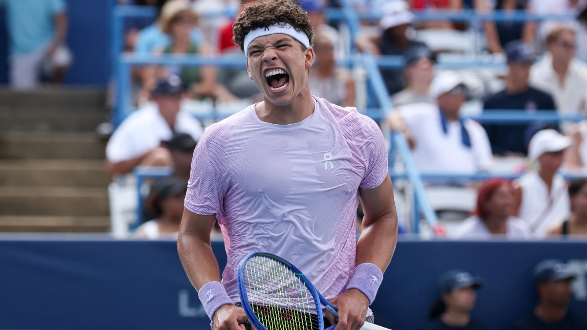 Shelton tops Tiafoe on sweltering night in Washington