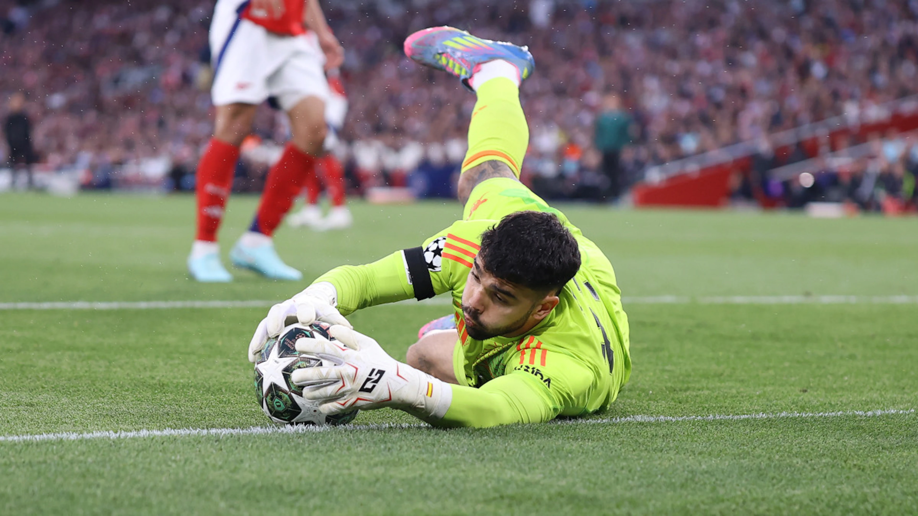 'It's only halftime': Defiant Raya says Arsenal can overturn PSG deficit