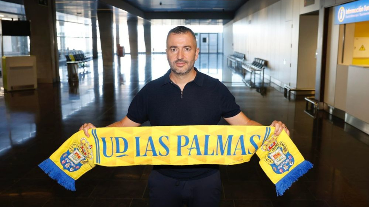 UD Las Palmas sign Martinez as new coach SuperSport