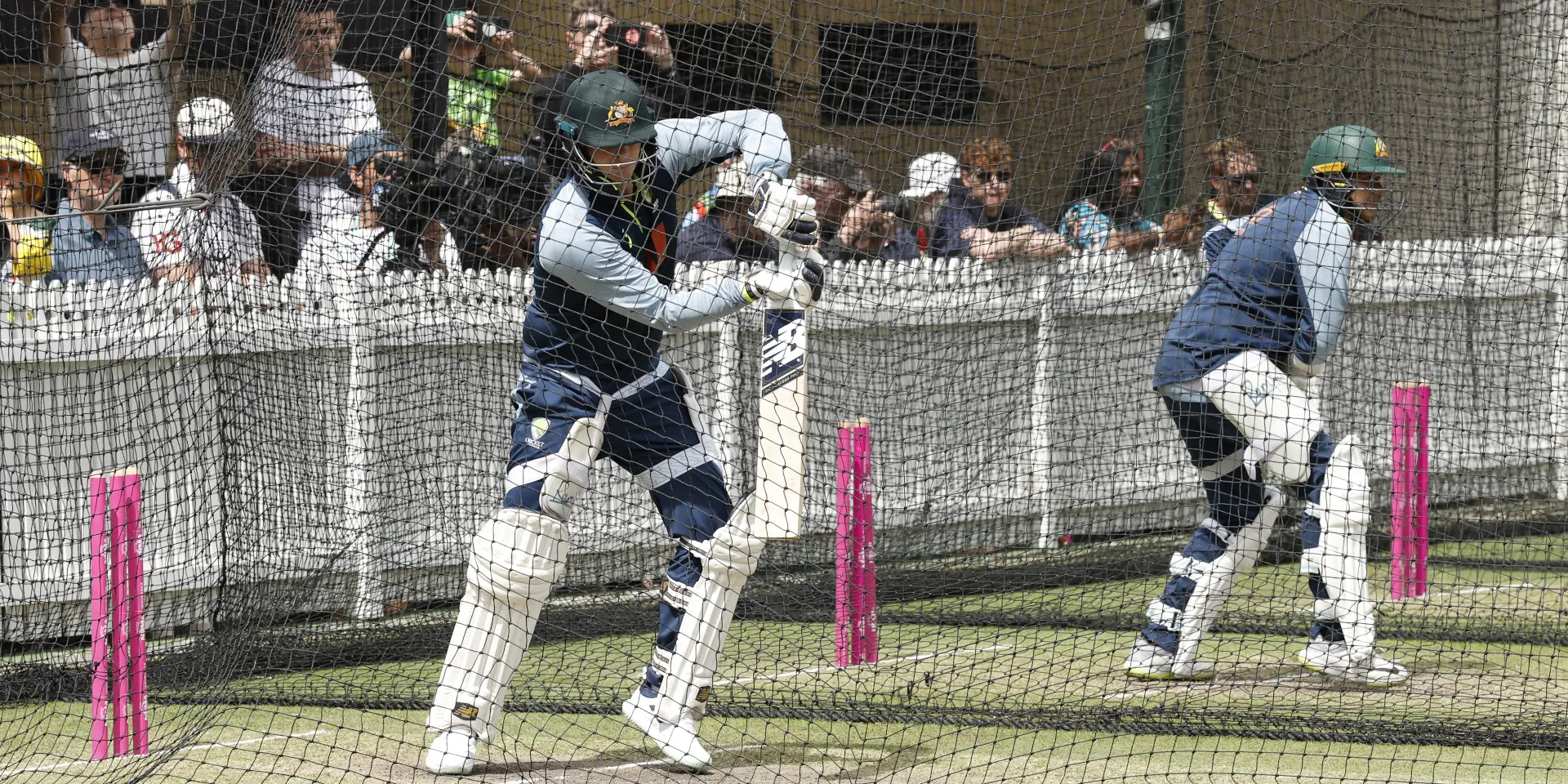 Smith bats away retirement talk as he keeps England guessing