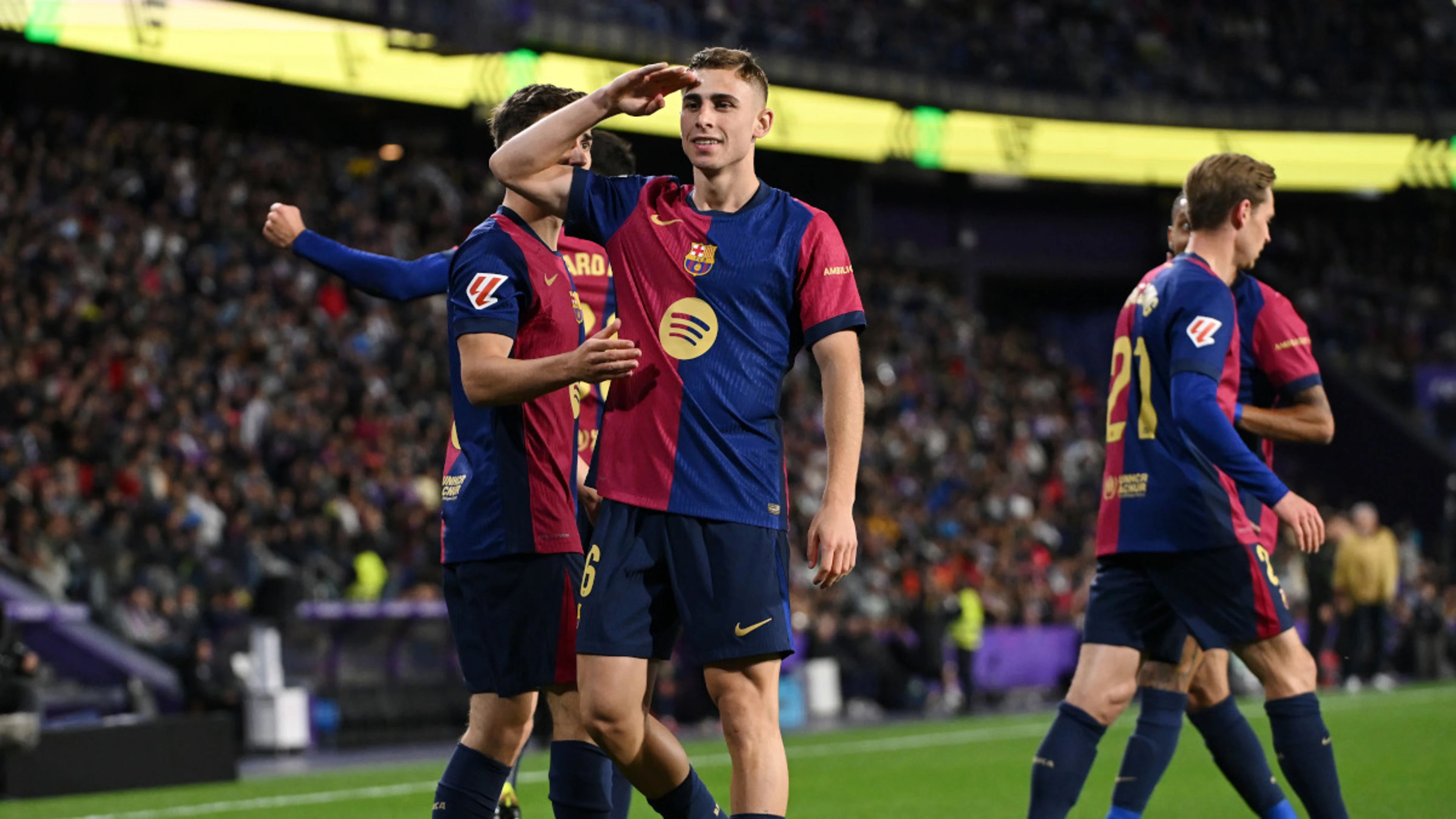 Barca battle back at Valladolid to preserve Liga title charge