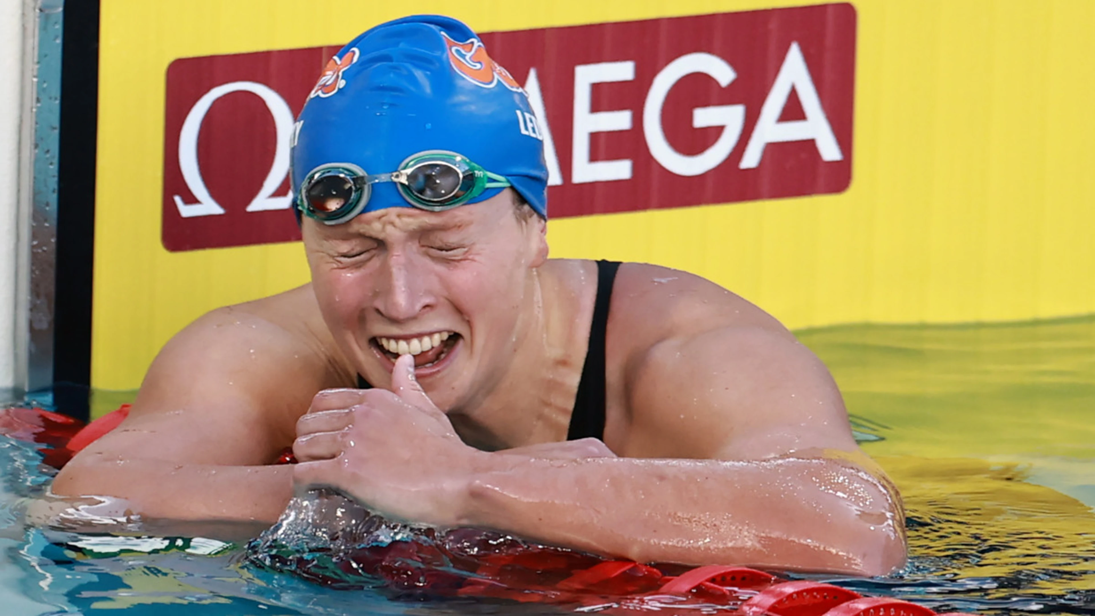 Ledecky out-duels McIntosh in sizzing 400m free
